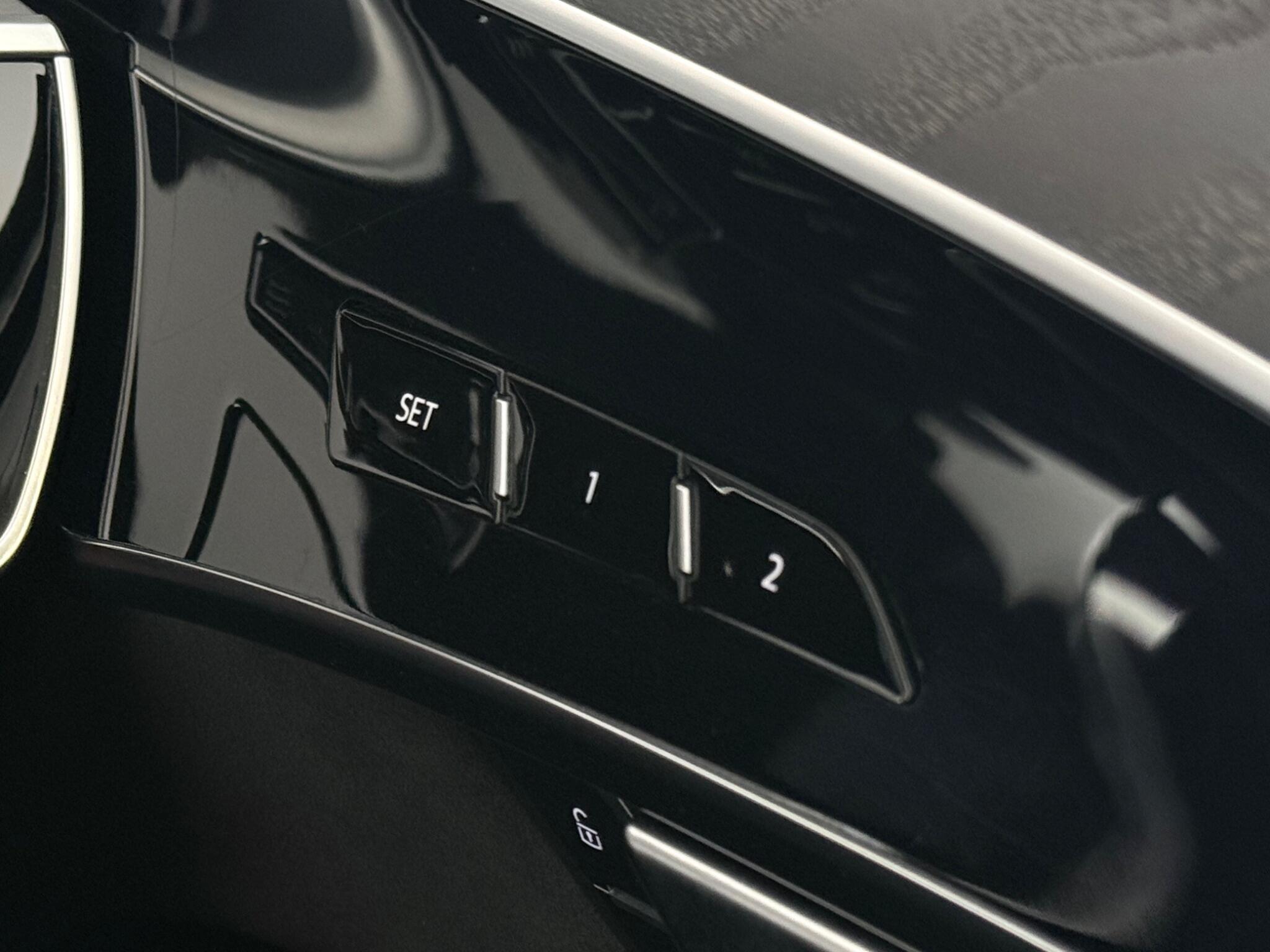 Audi A8 view 23