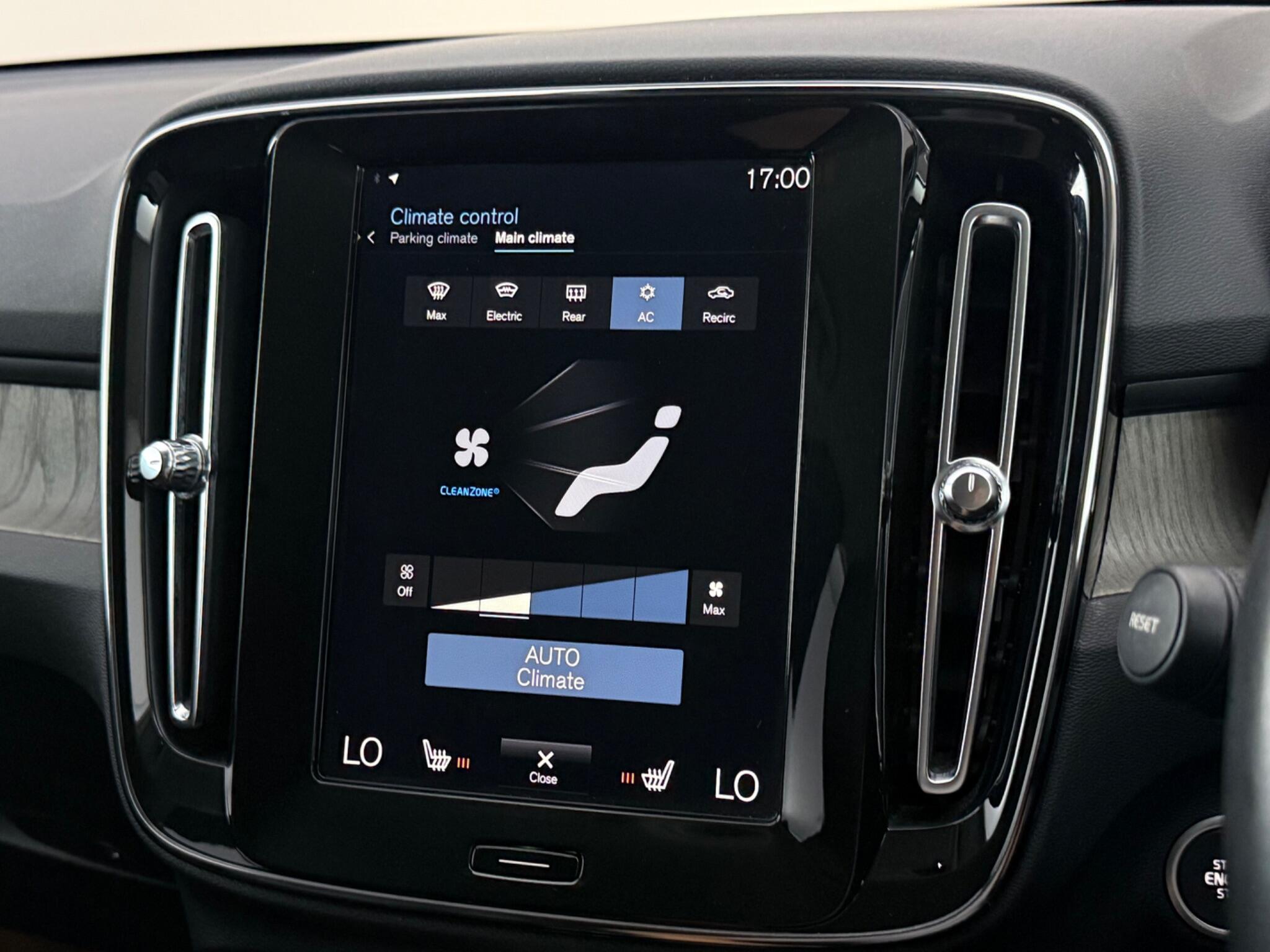 Volvo XC40 view 26