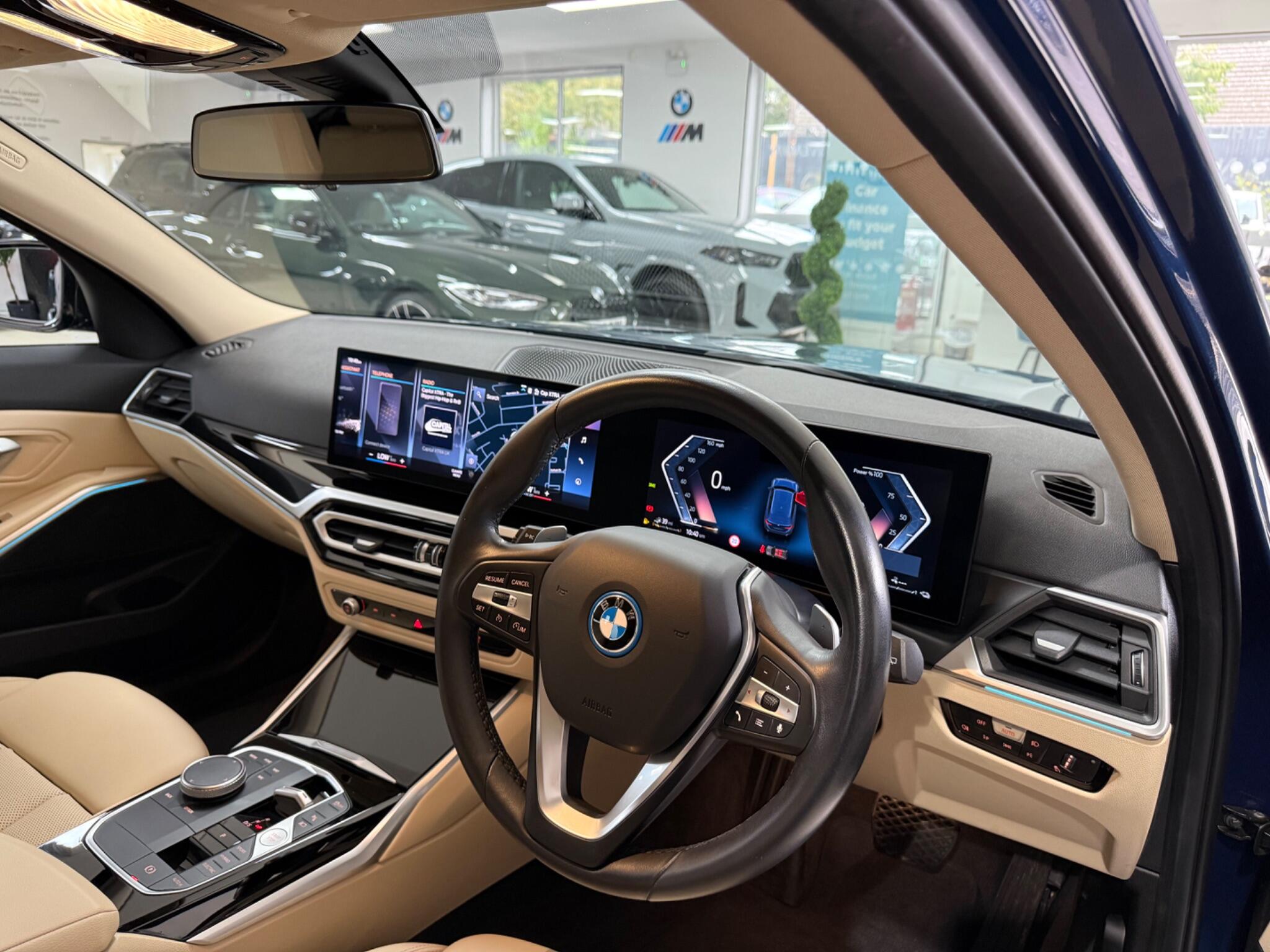BMW 3 Series view 31