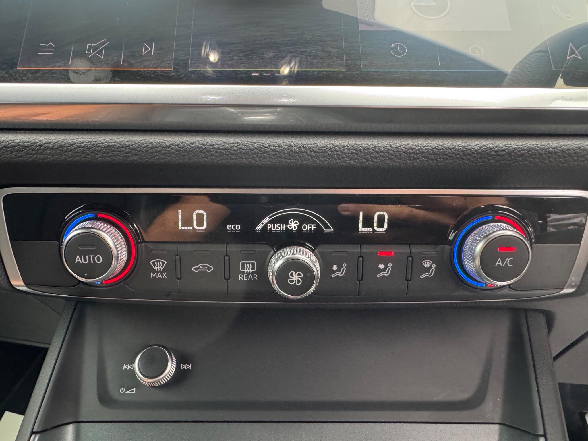 Audi Q3 view 25
