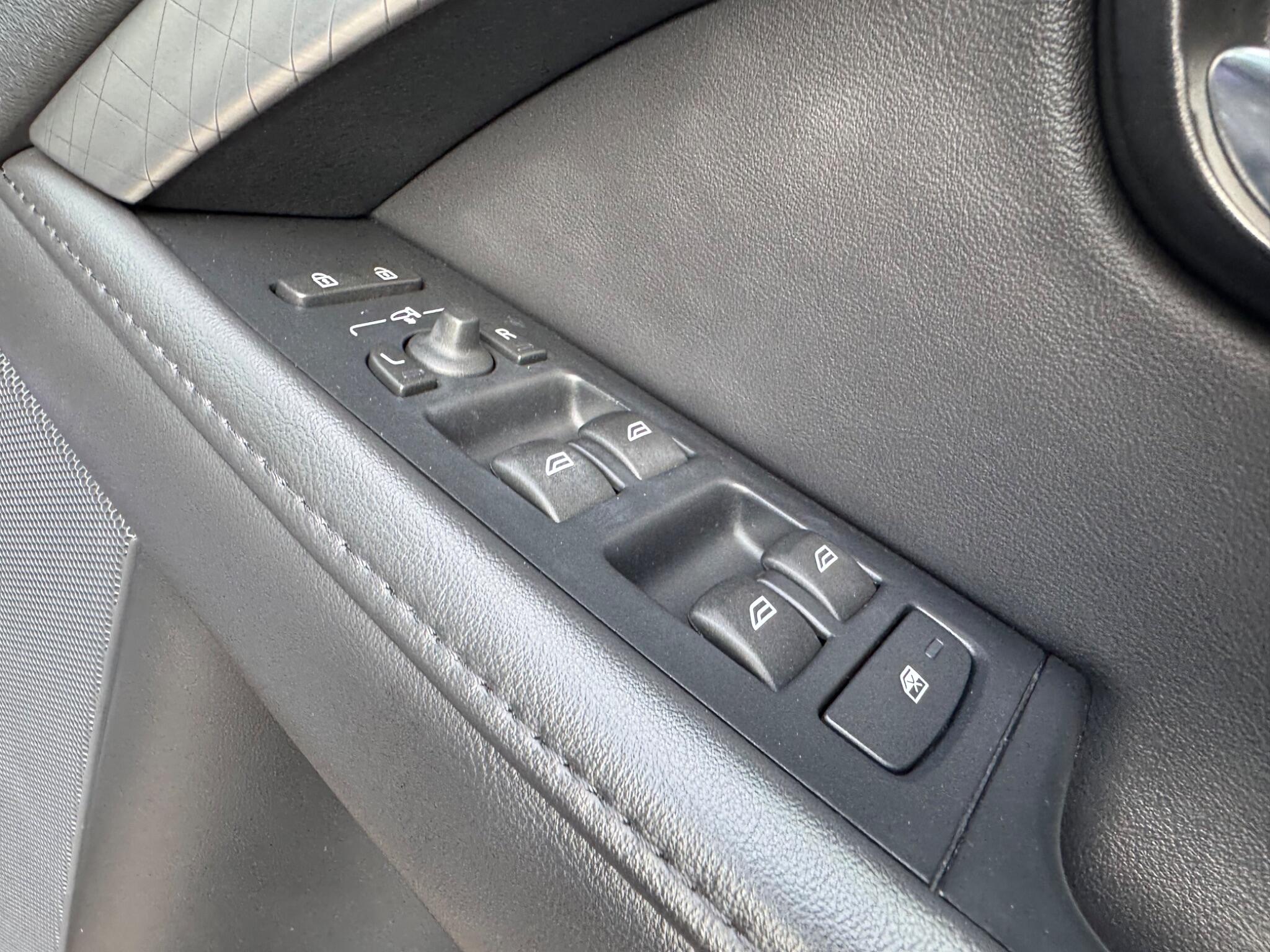 Volvo XC70 view 12