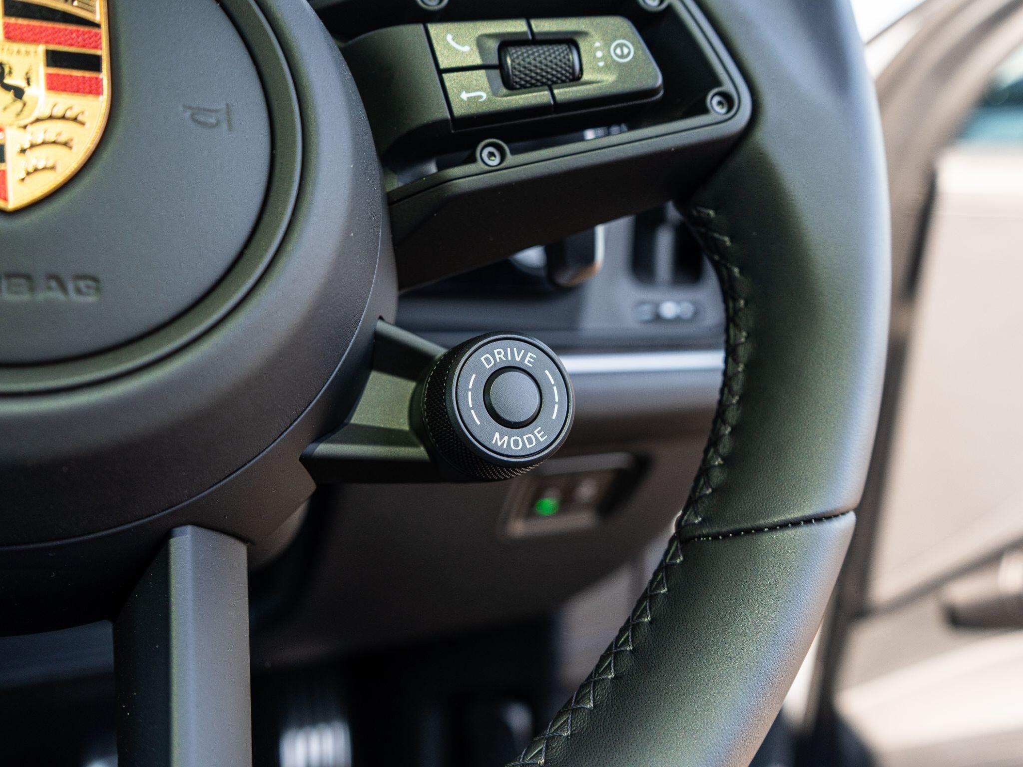 Porsche Cayenne view 37