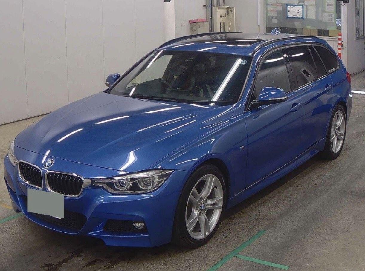 BMW 3 Series view 2