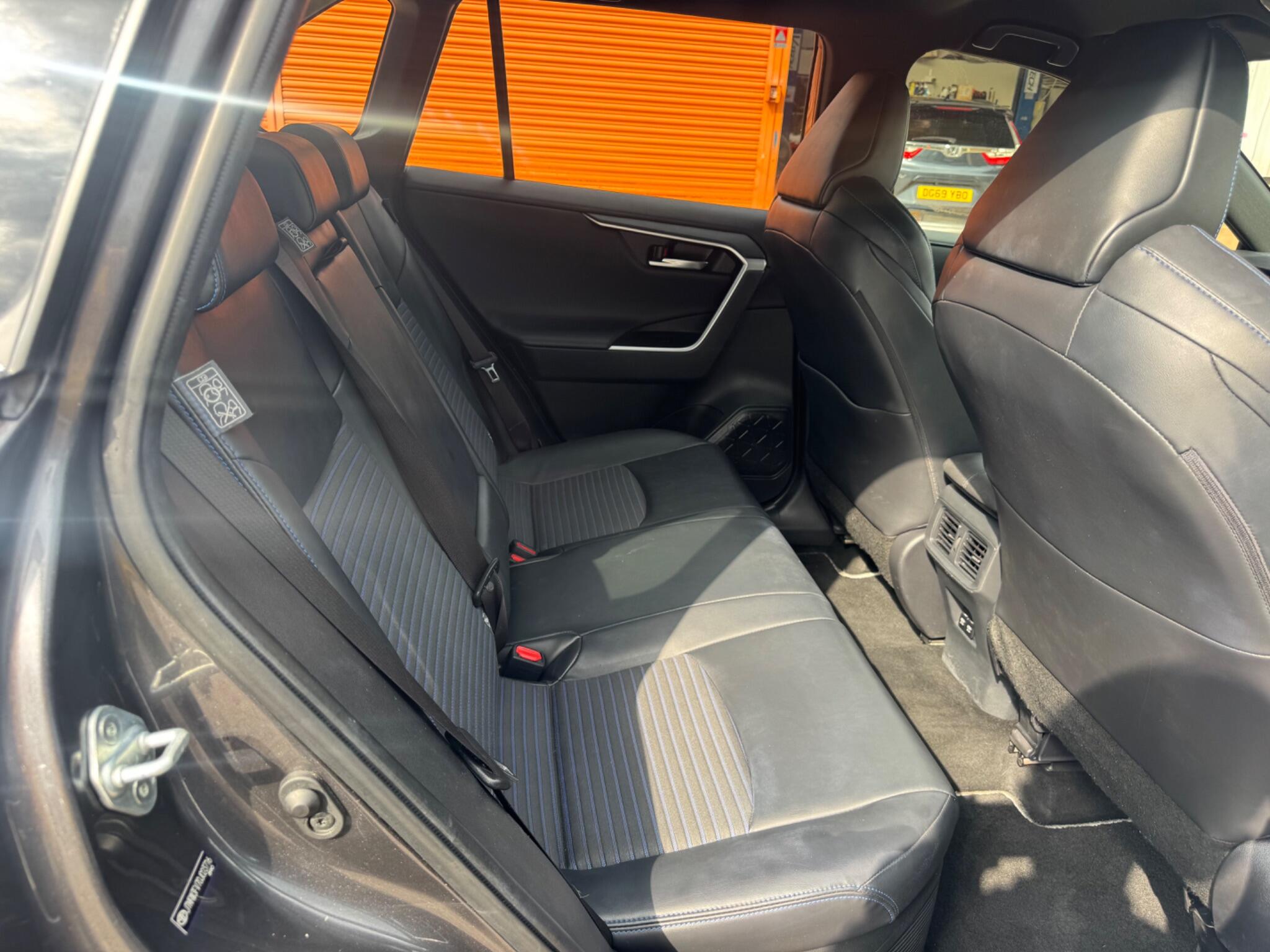 Toyota Rav4 view 12