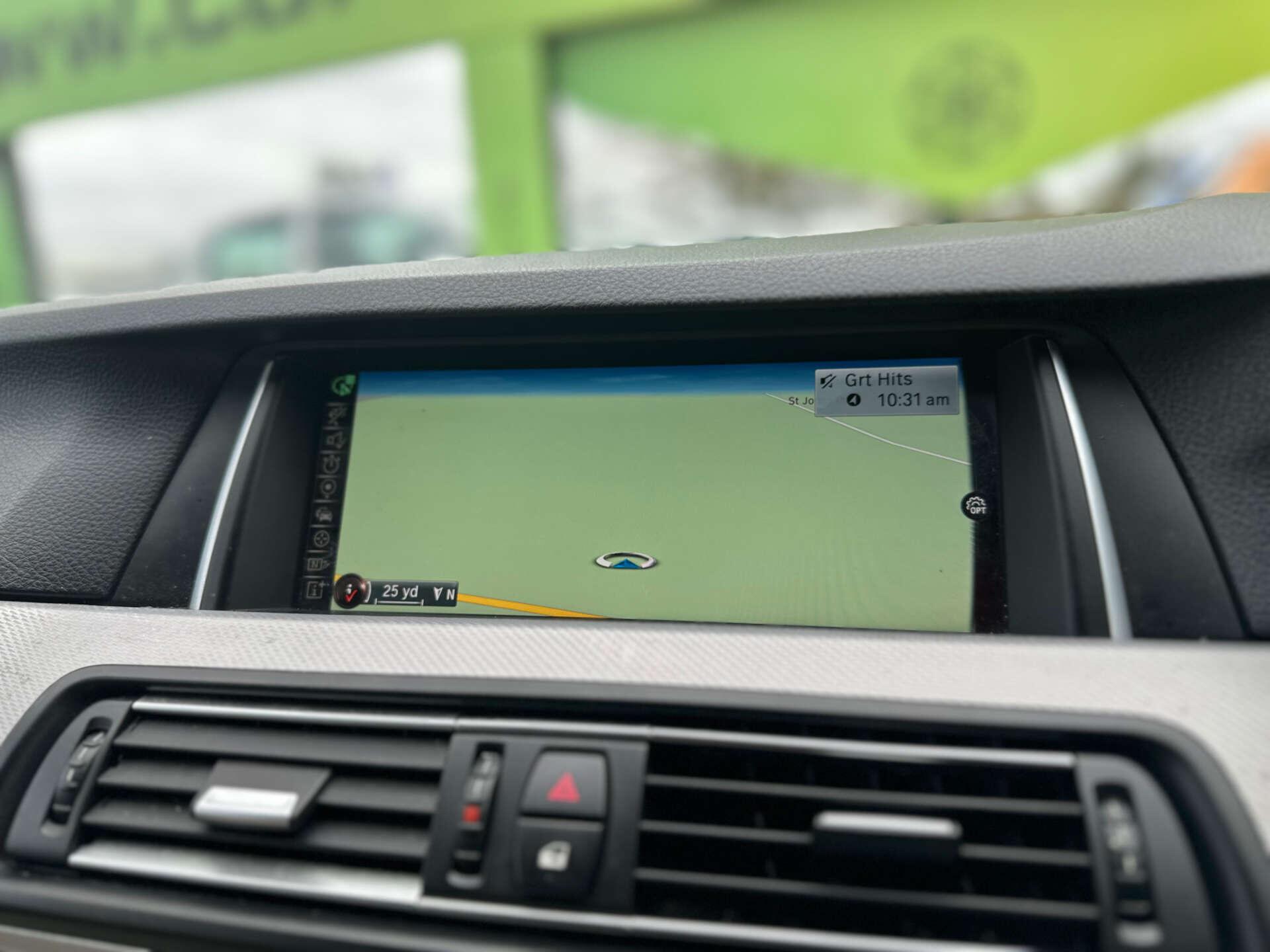BMW 5 Series view 19