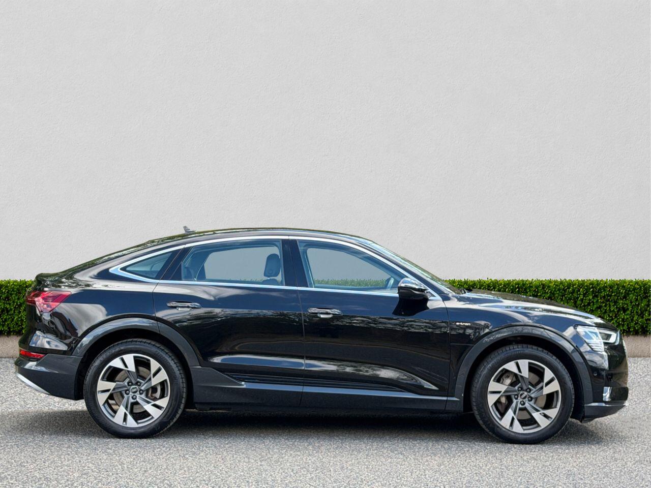 Audi E-Tron view 8