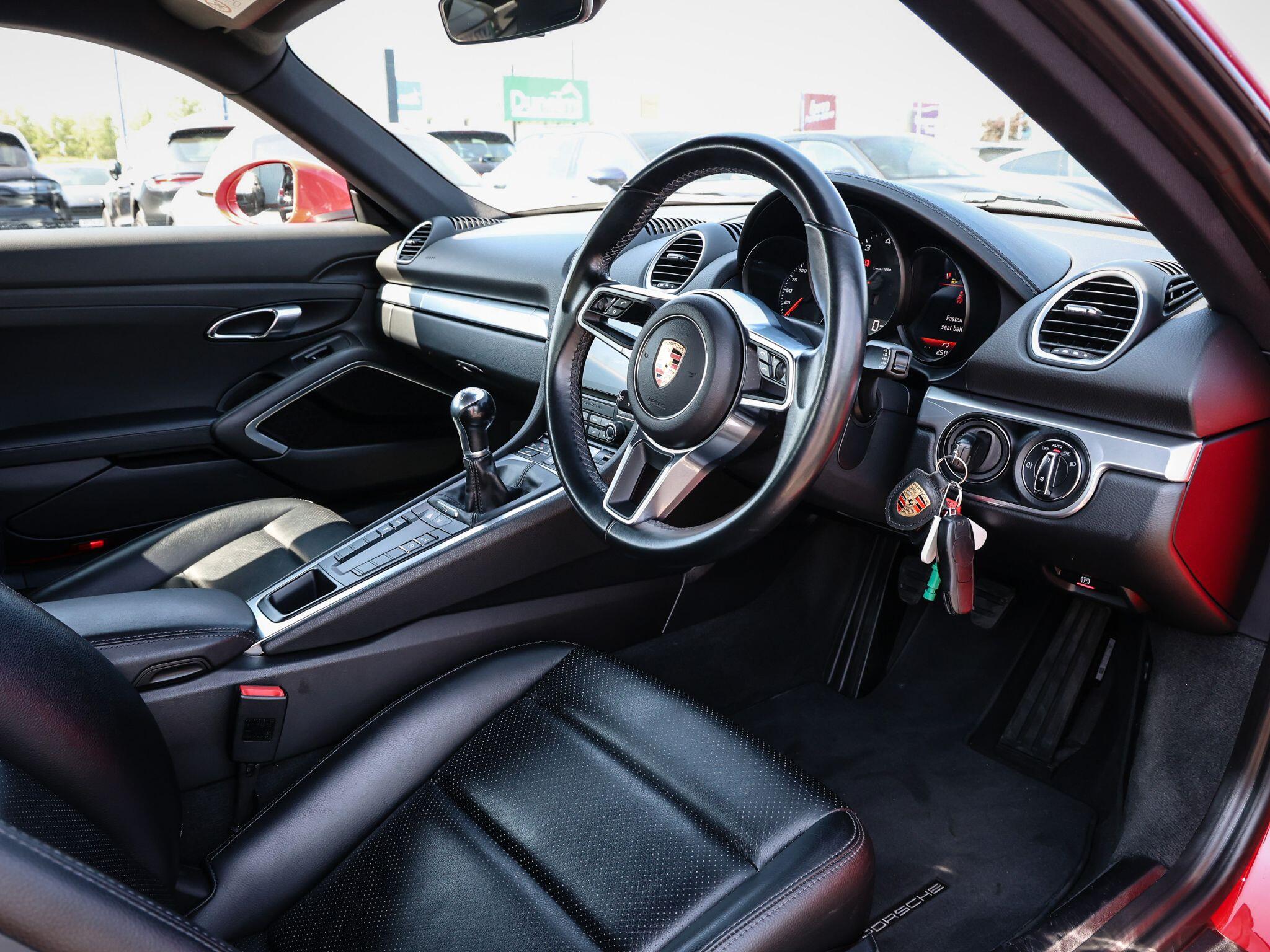 Porsche Cayman view 40