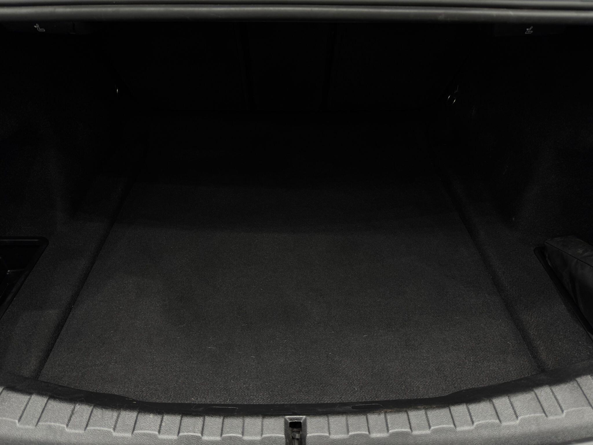 BMW 3 Series view 54