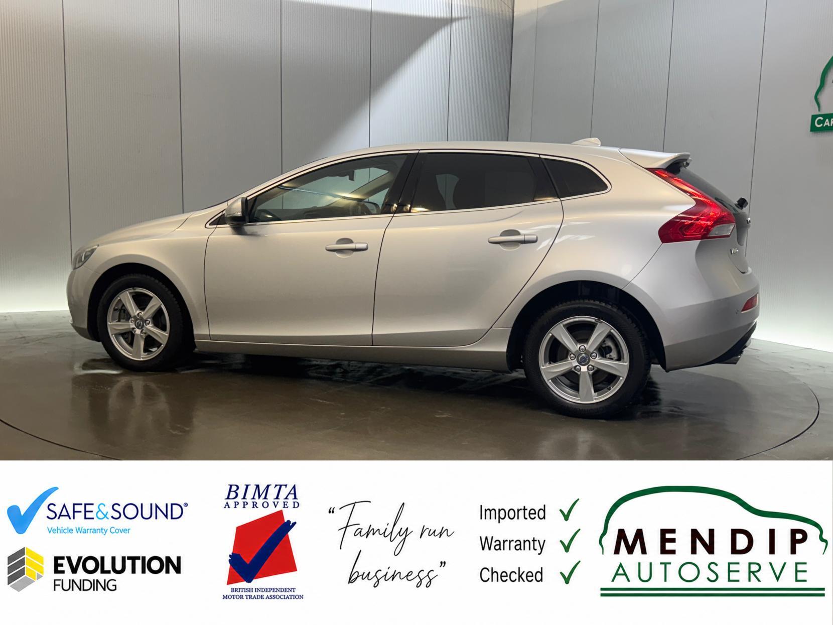 Volvo V40 view 10
