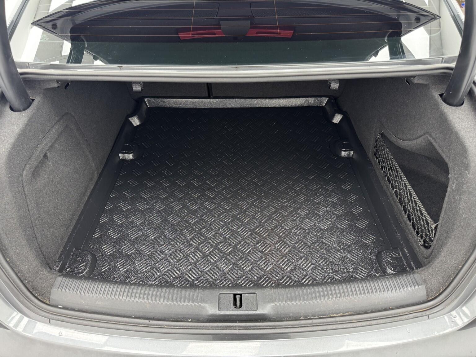 Audi A4 view 48