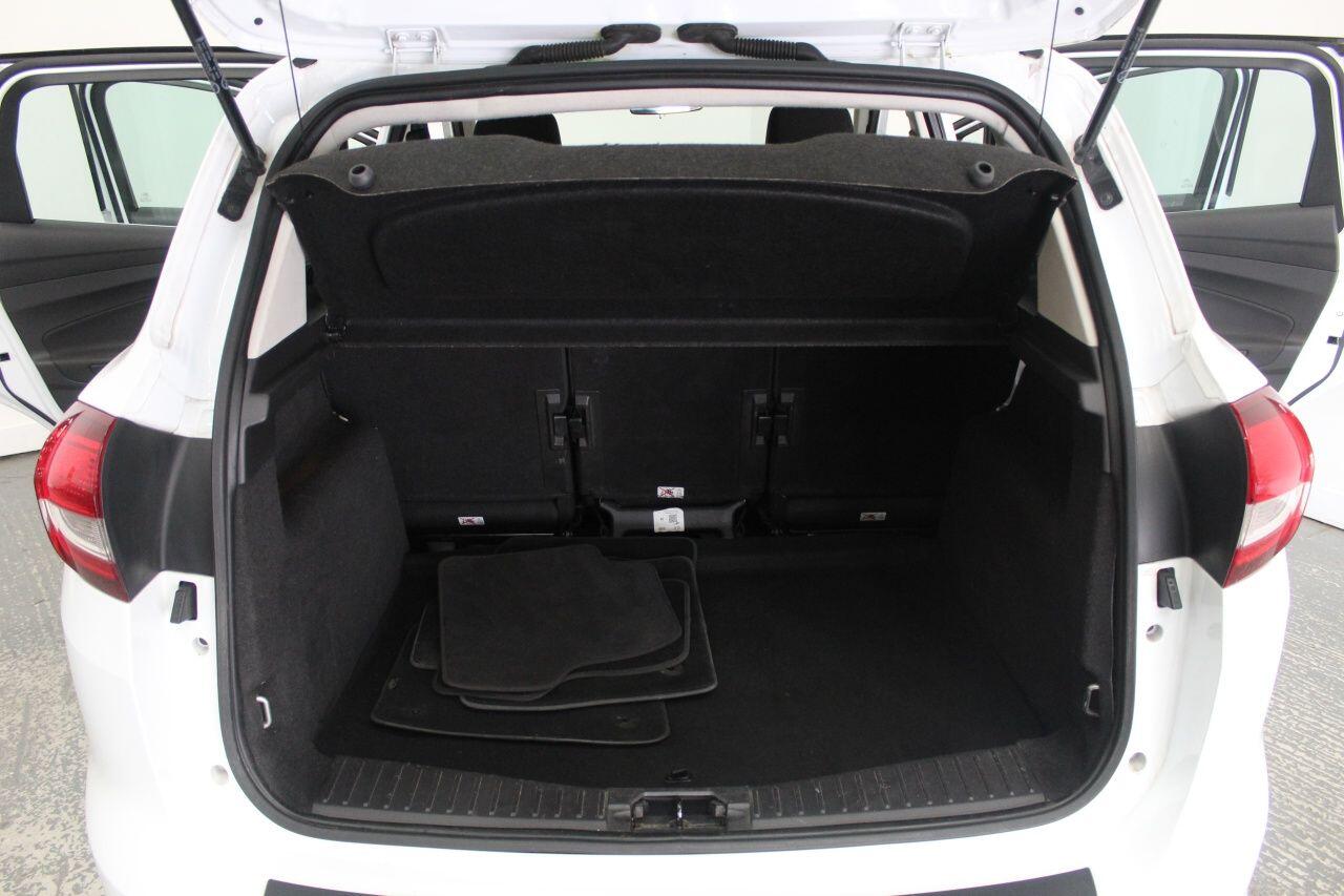 Ford C-Max view 22