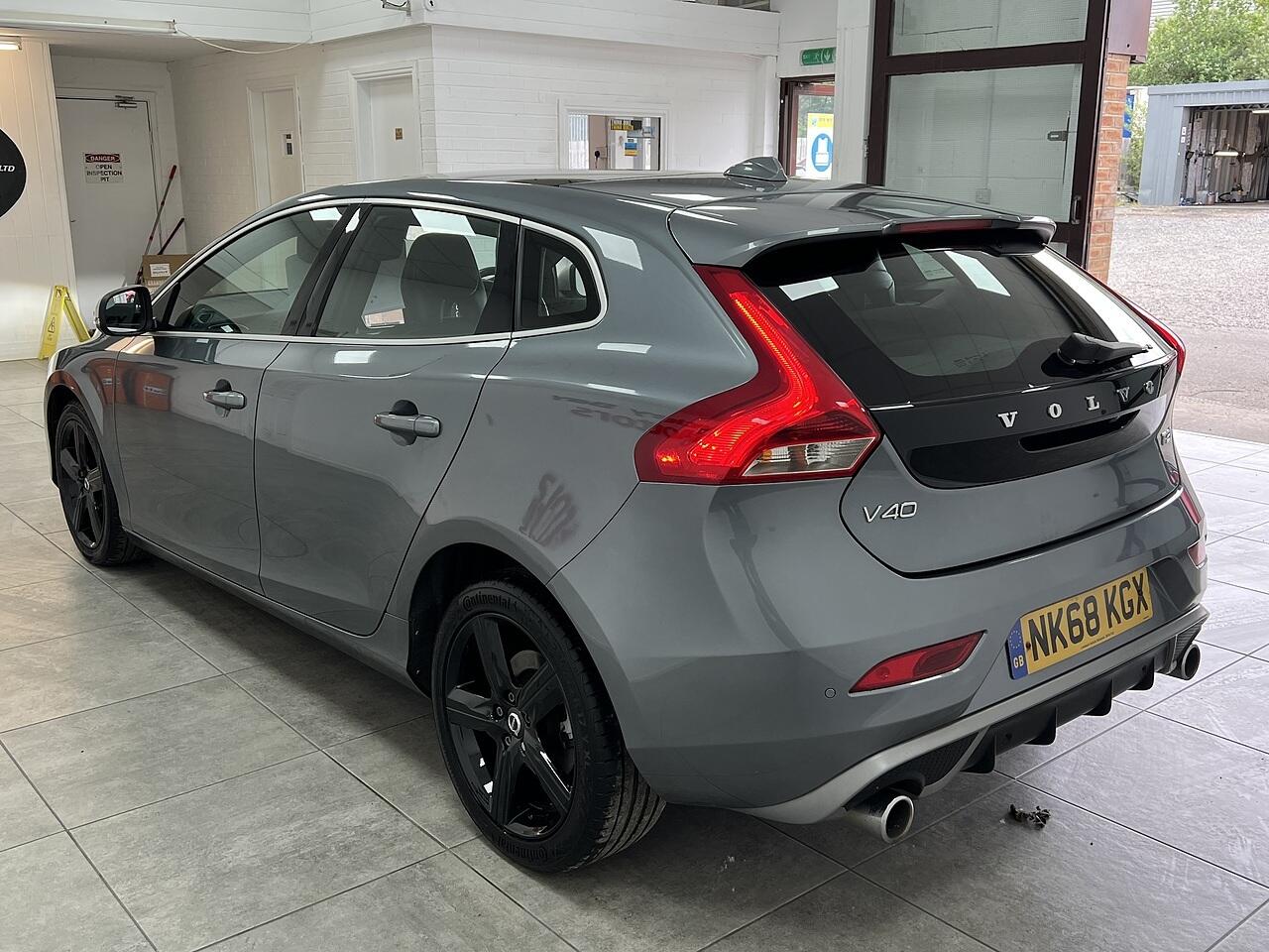 Volvo V40 view 5