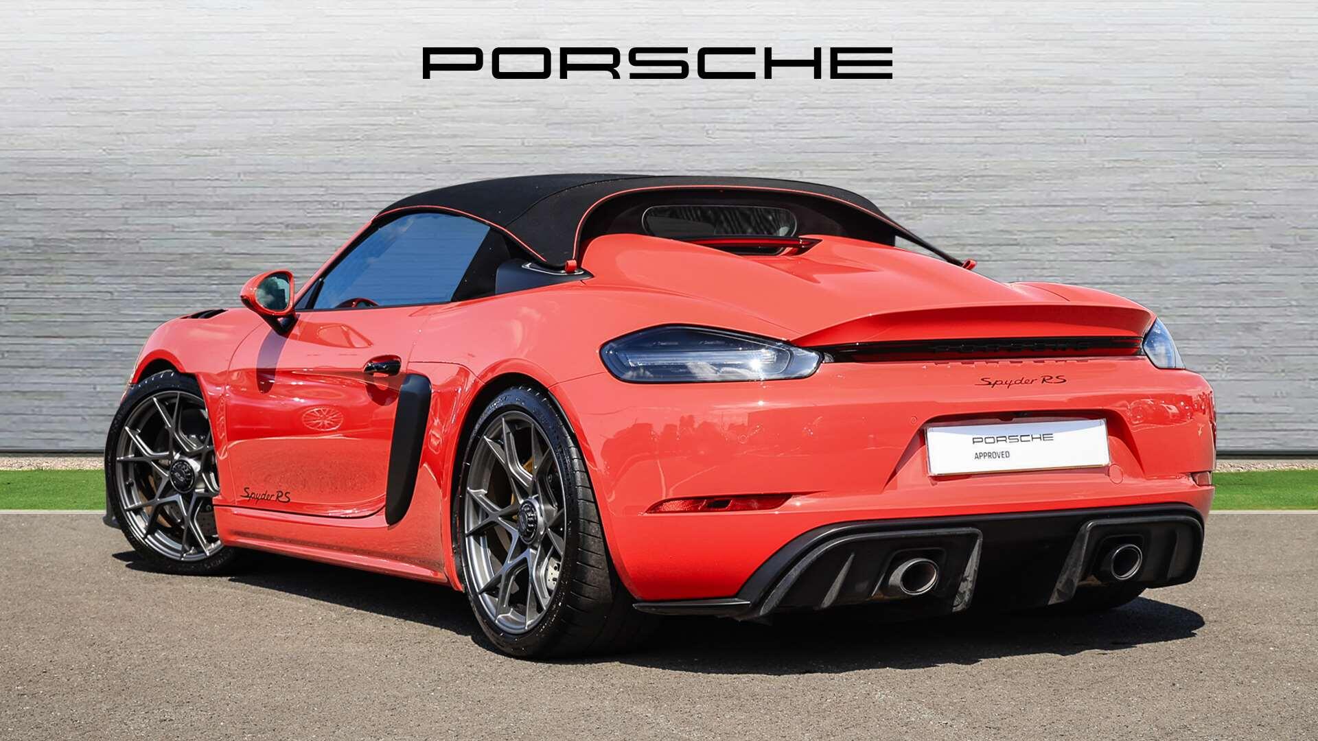 Porsche 718 Spyder view 4