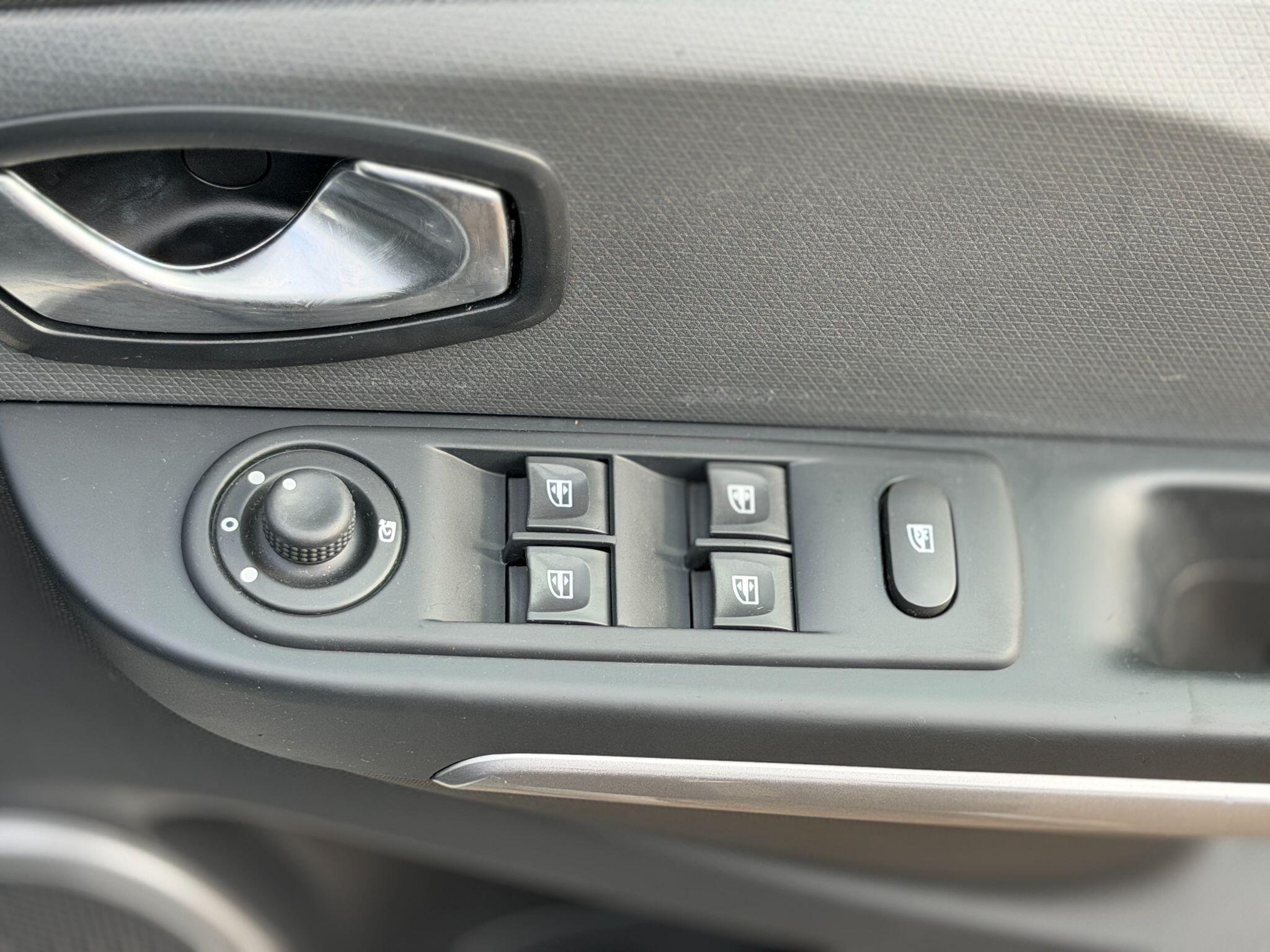 Renault Clio view 51