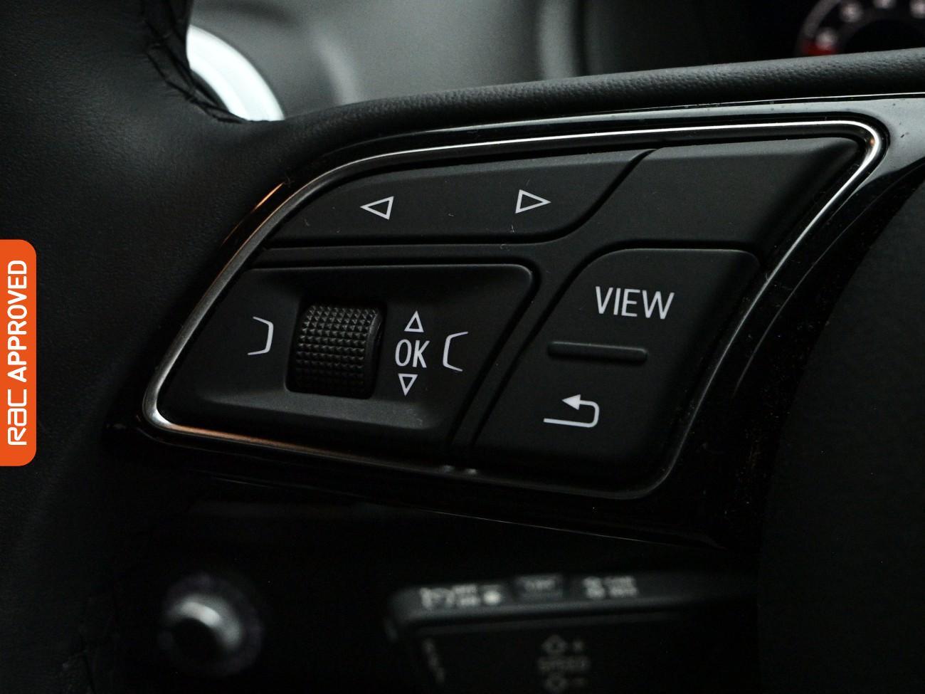 Audi Q2 view 24
