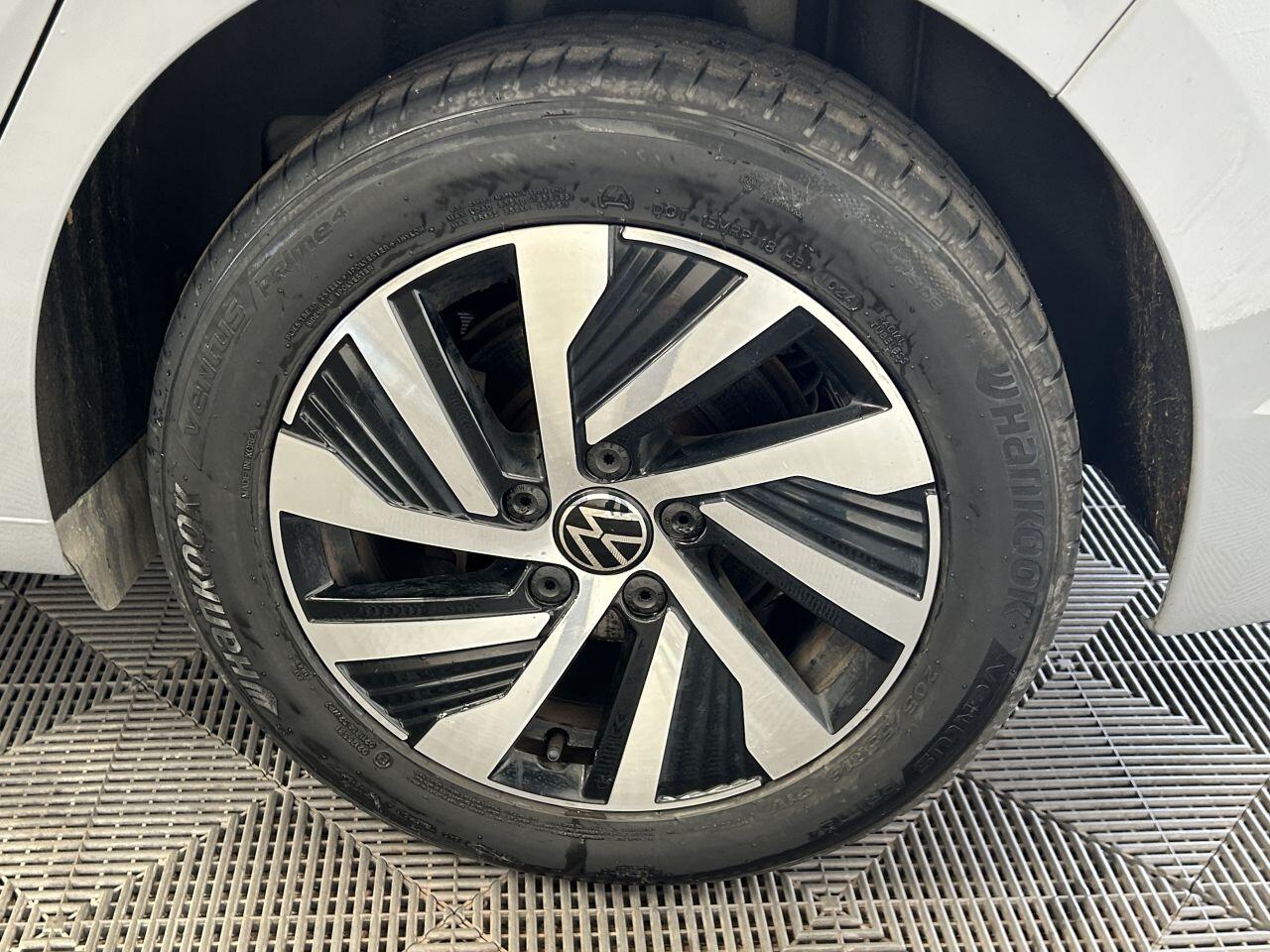 Volkswagen Golf view 28