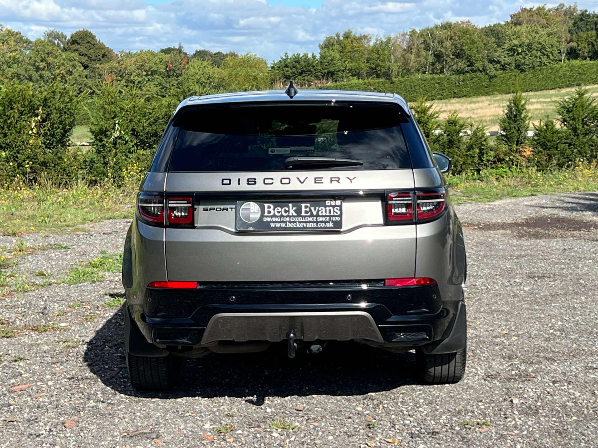 Land Rover Discovery Sport view 23