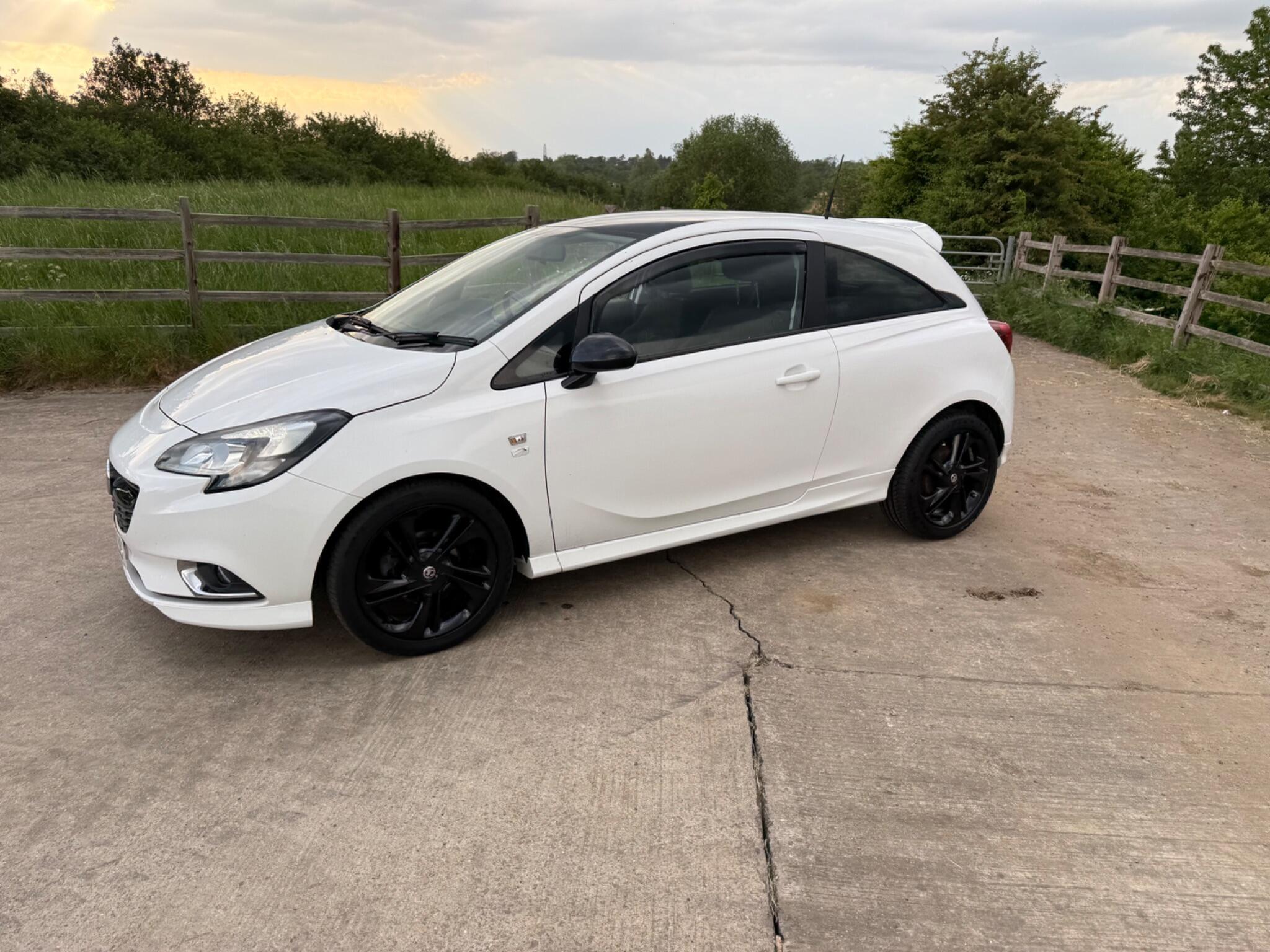 Vauxhall Corsa 1.4i ecoTEC Limited Edition Euro 6 3dr — photo 9 of 96