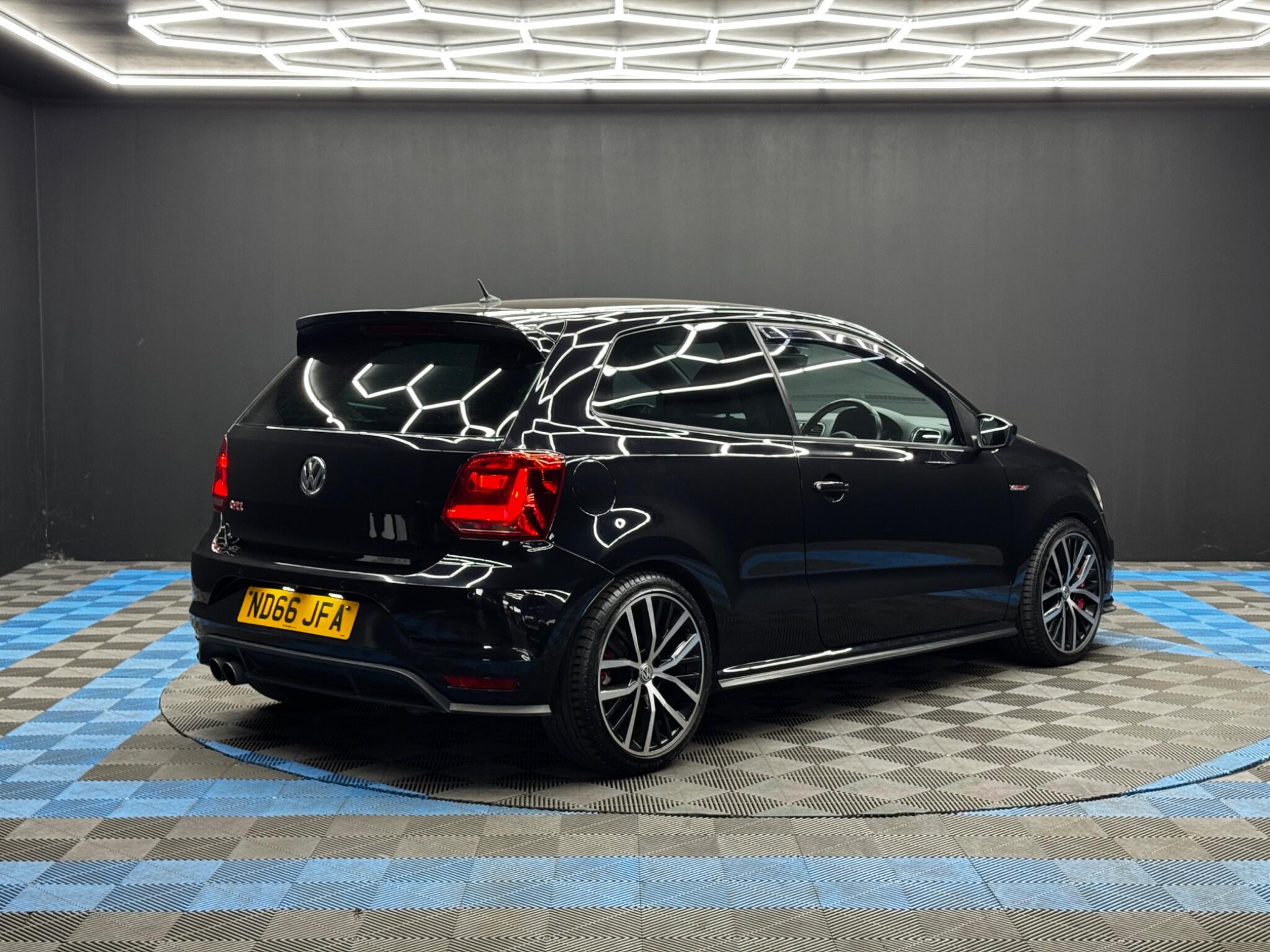 Volkswagen Polo view 5