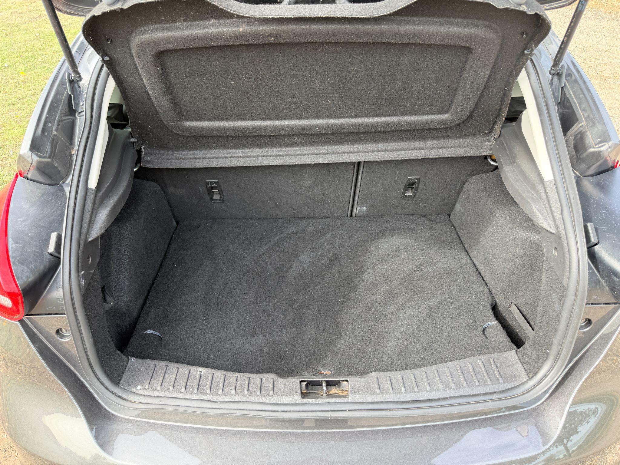 Ford Focus view 45