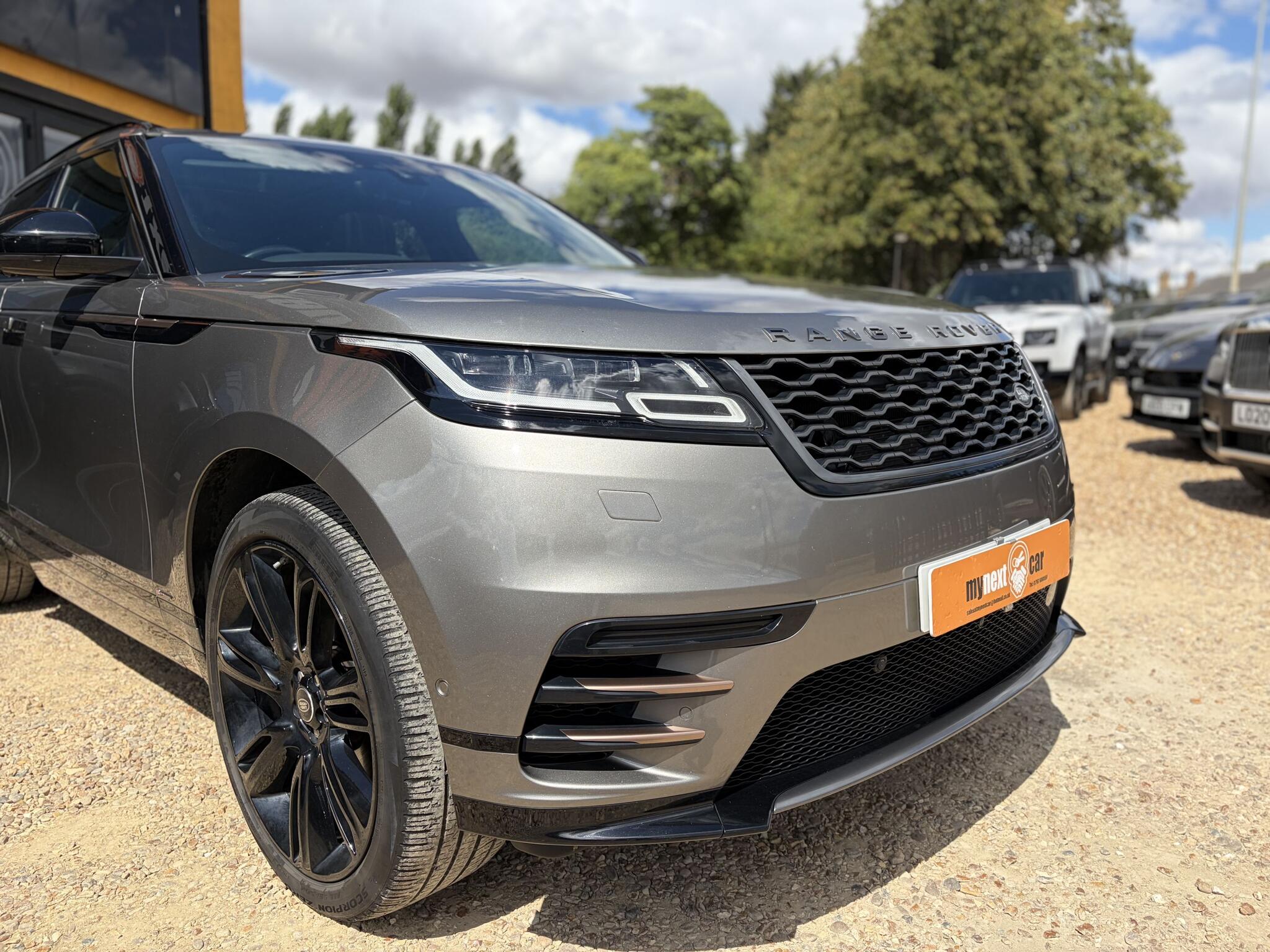 Land Rover Range Rover Velar view 2