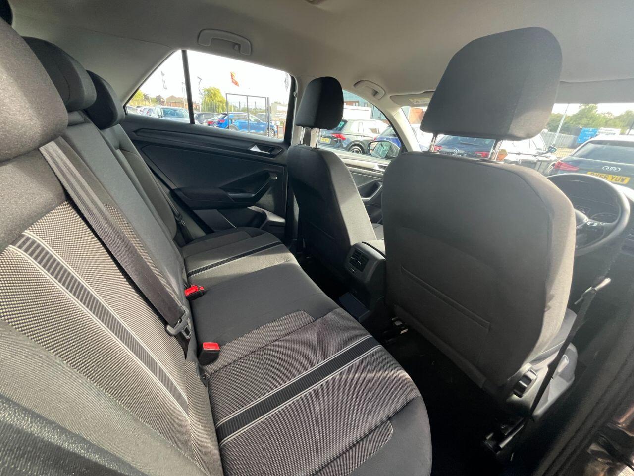 Volkswagen T-Roc view 13