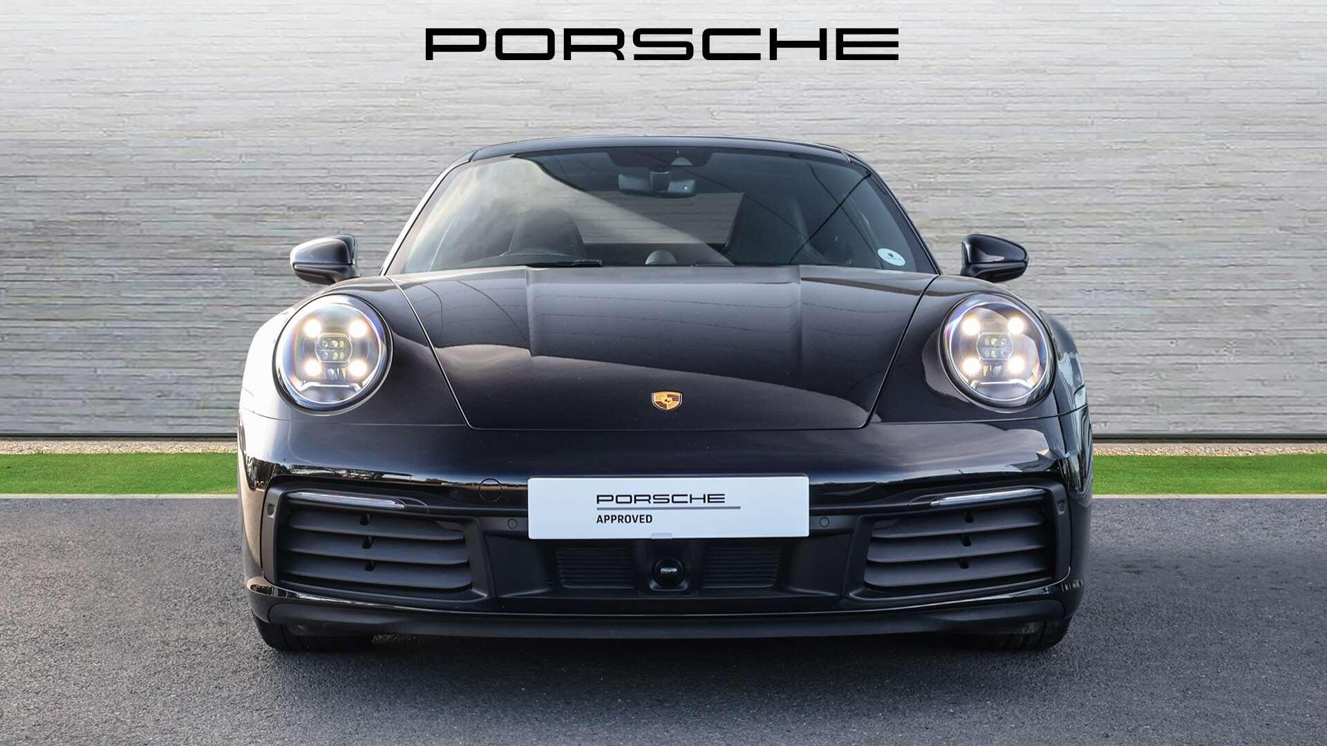 Porsche 911 view 9