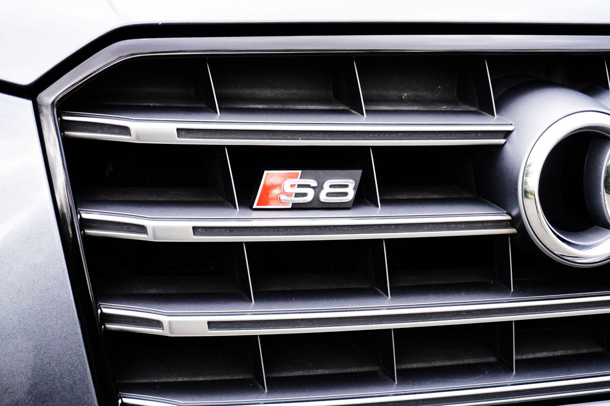 Audi S8 view 77