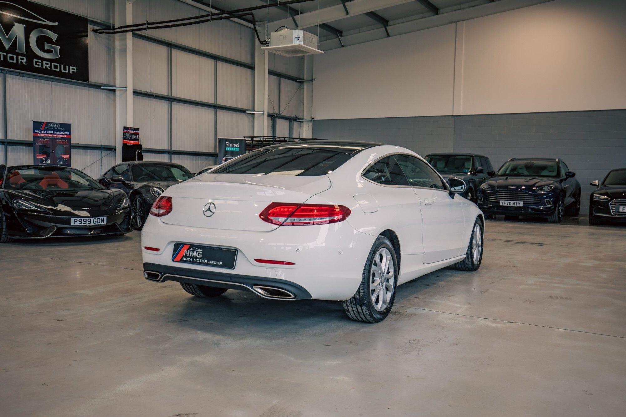 Mercedes-Benz C-Class view 25