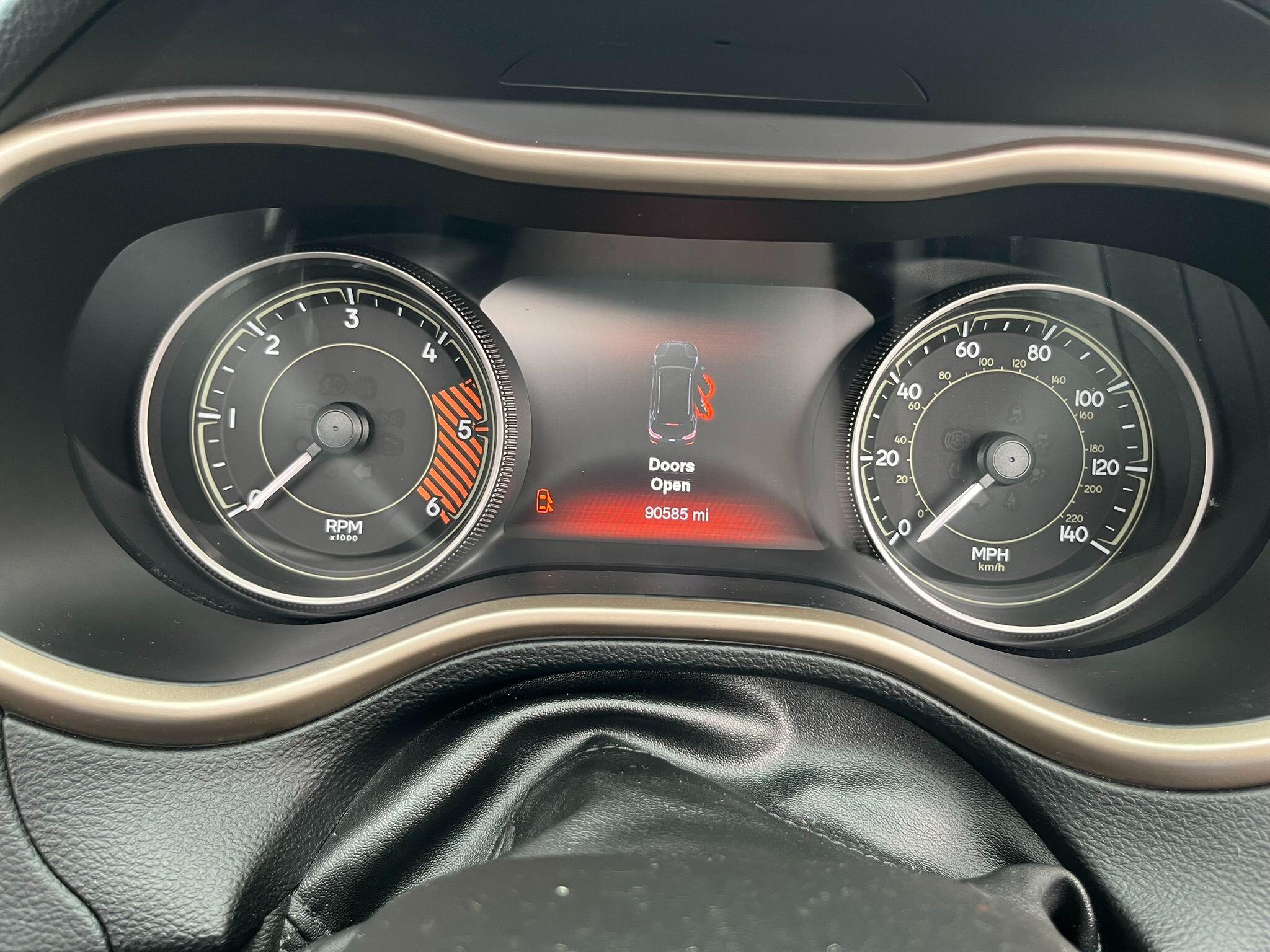 Jeep Cherokee view 38