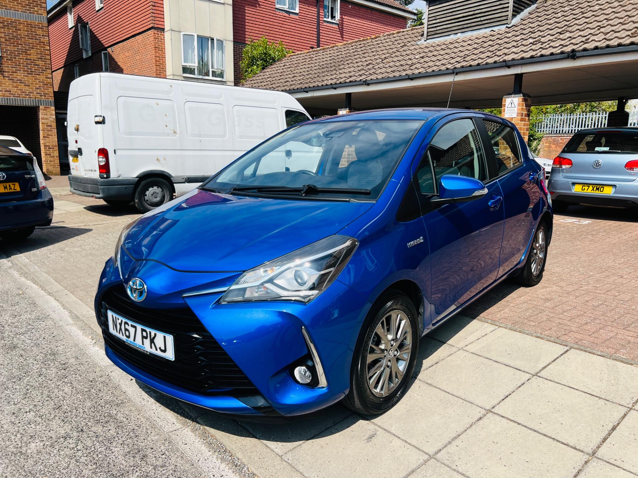 Toyota Yaris view 16