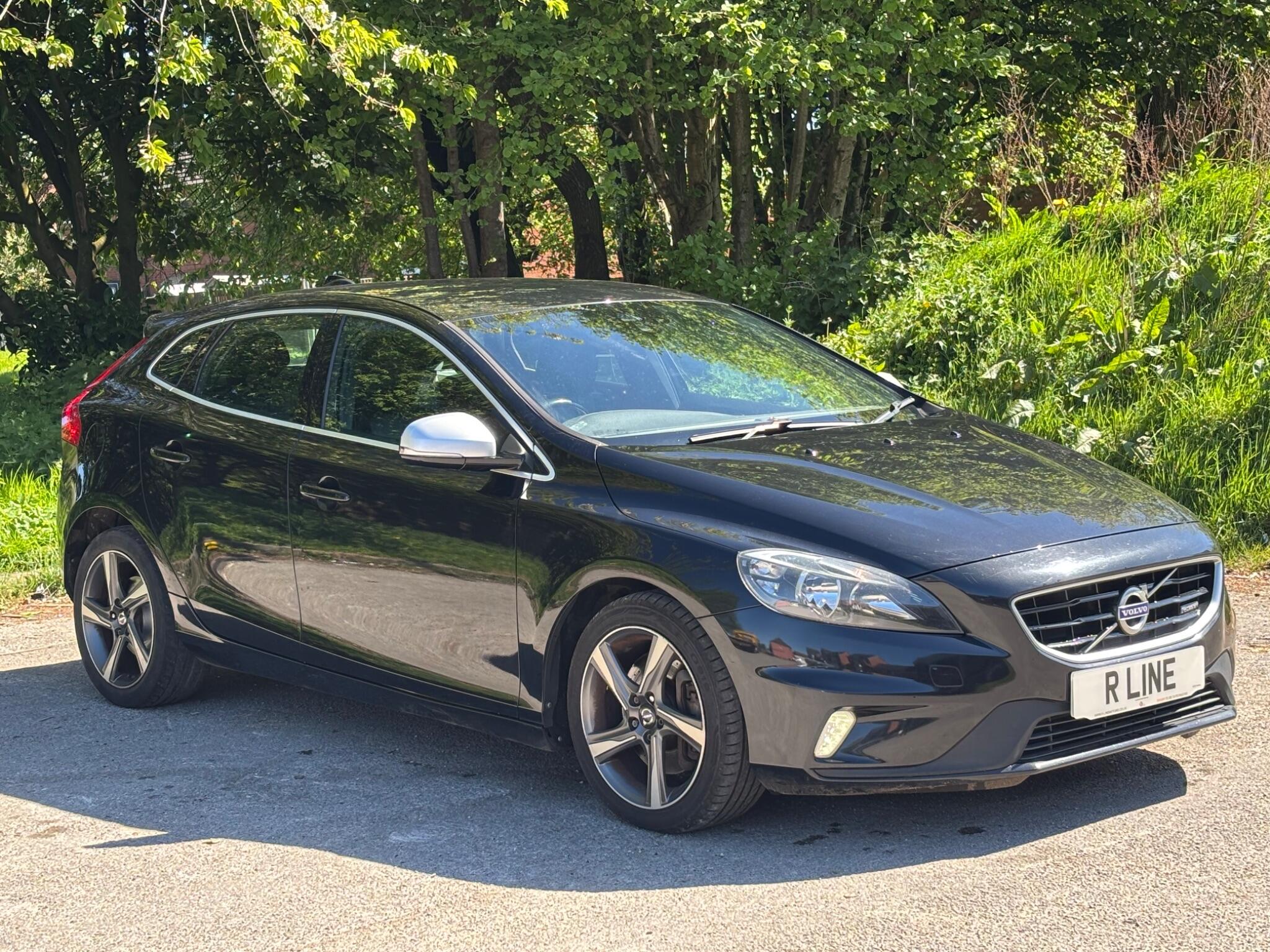 Volvo V40 view 2