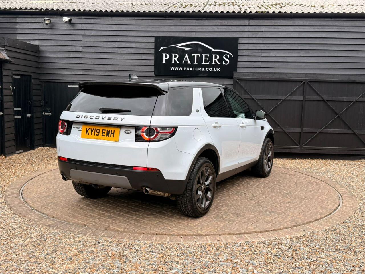 Land Rover Discovery Sport view 6
