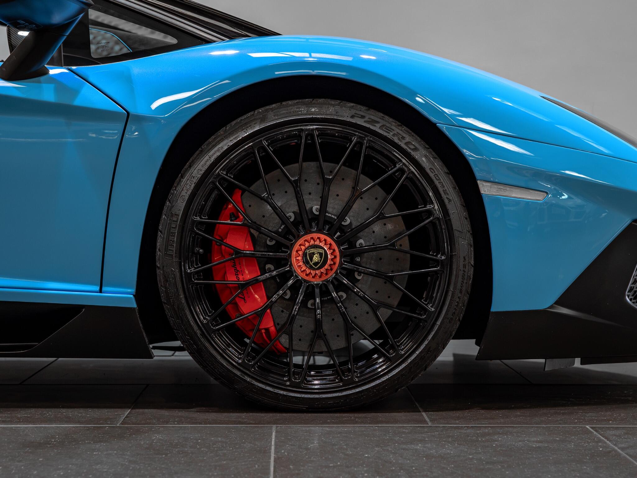 Lamborghini Aventador view 3