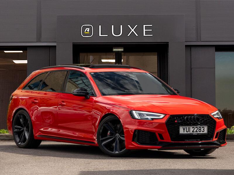 Audi RS4 view 14