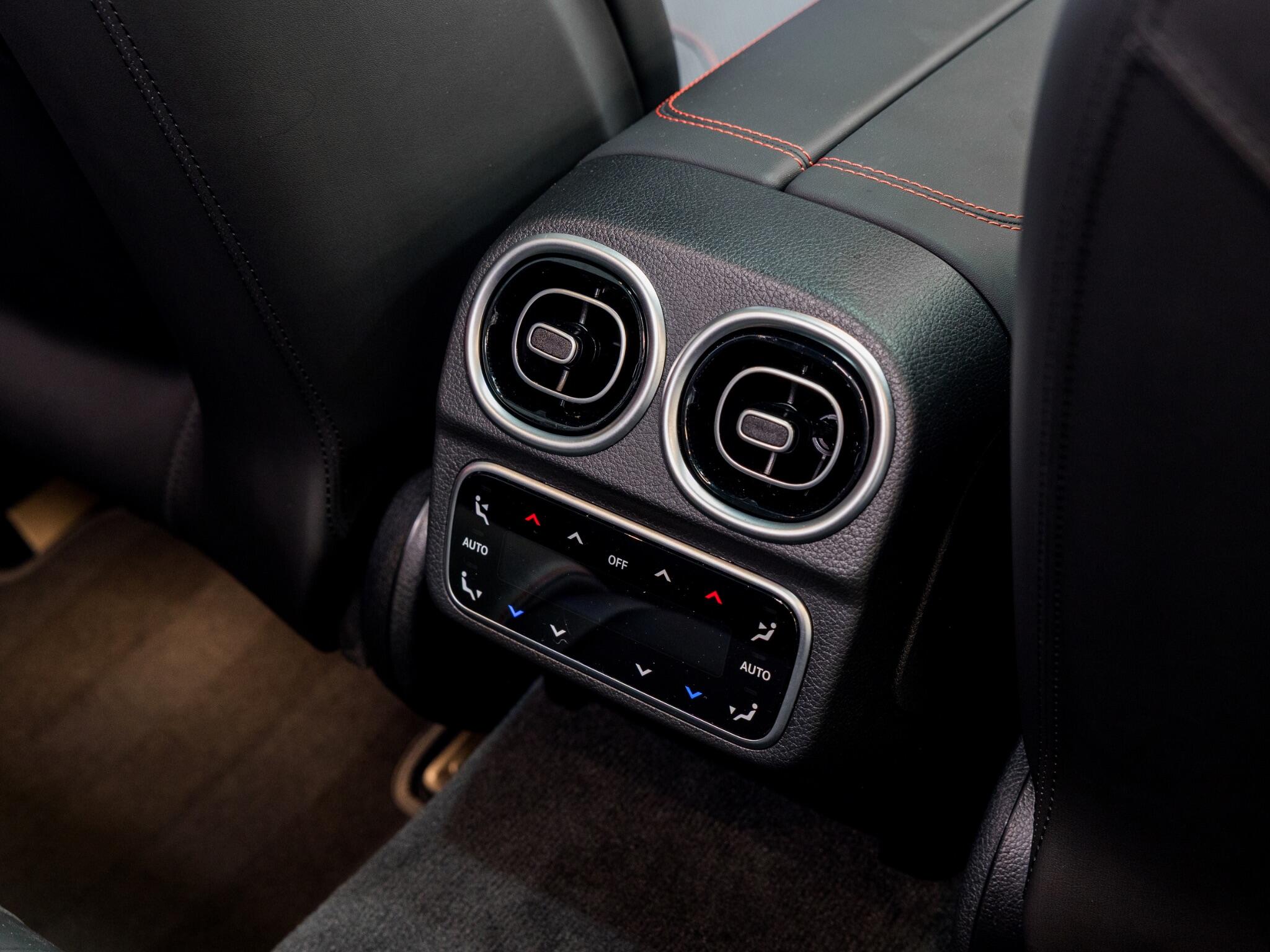 Mercedes-Benz C Class view 39