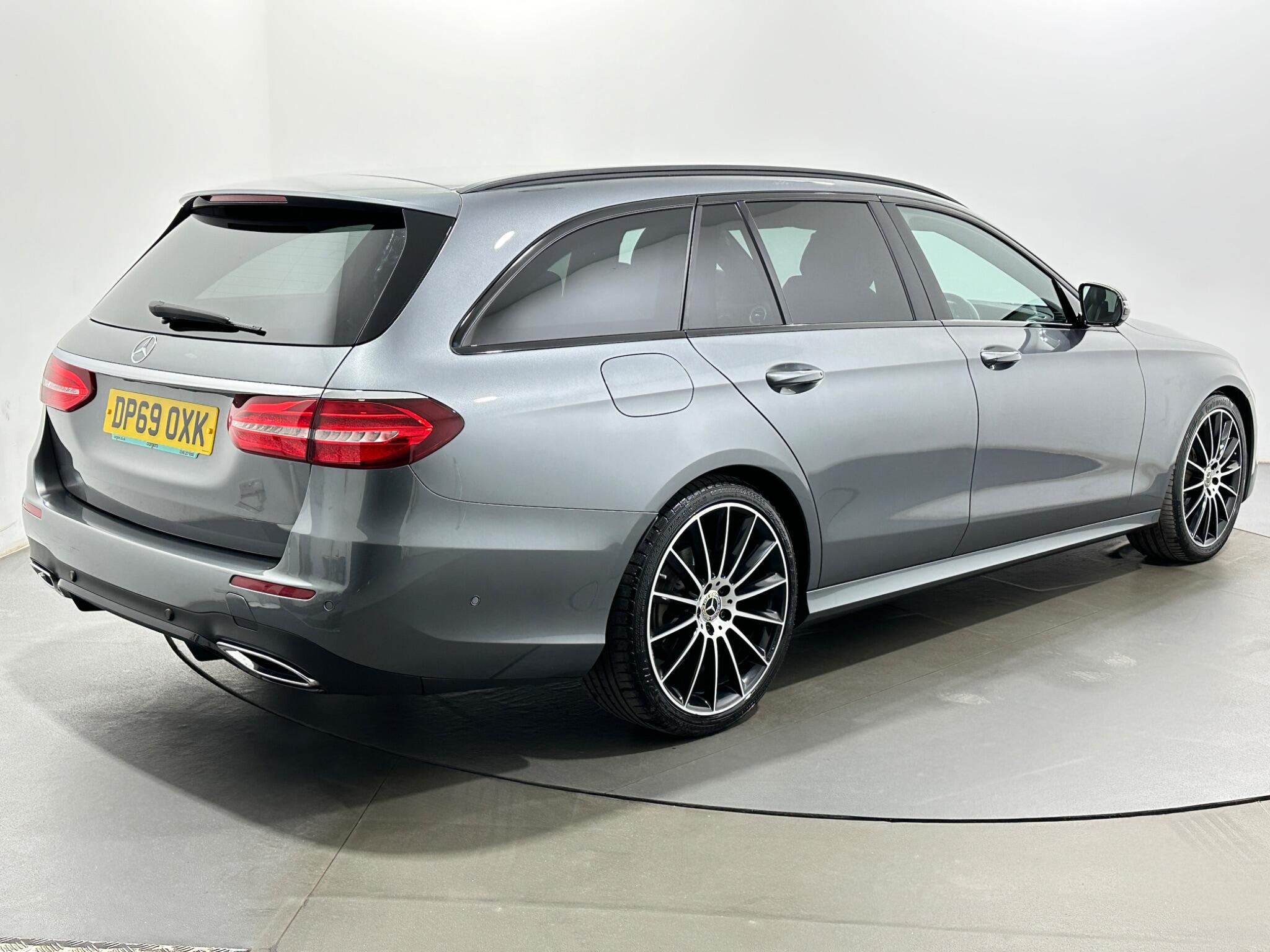 Mercedes-Benz E Class view 8