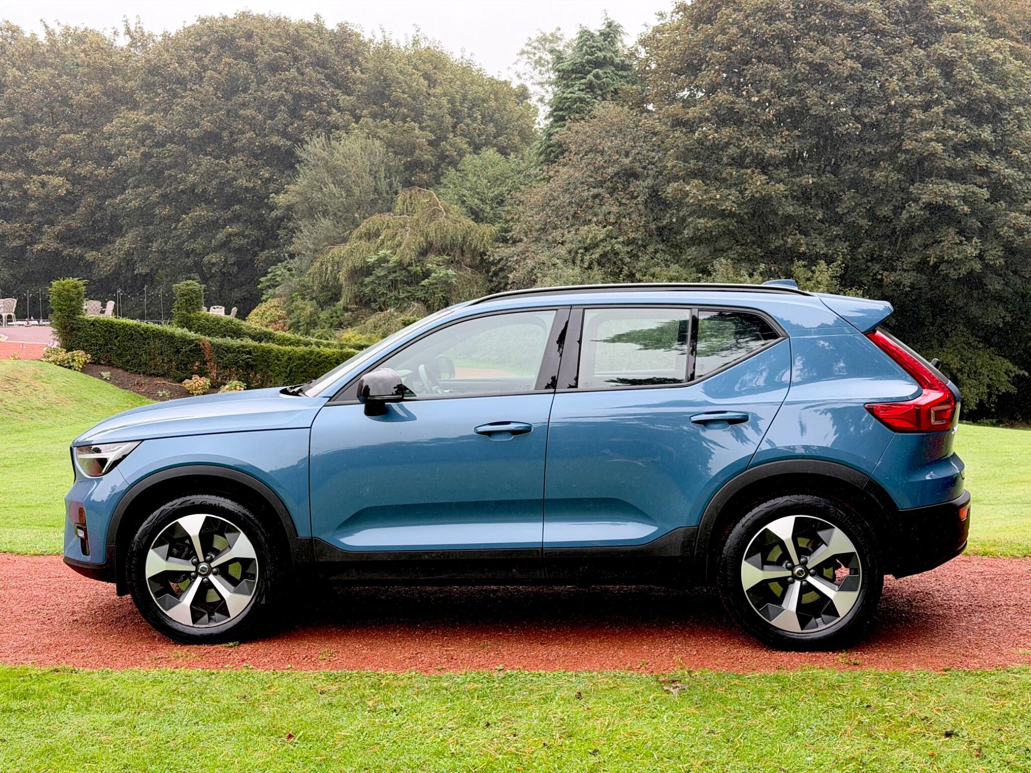 Volvo XC40 view 8
