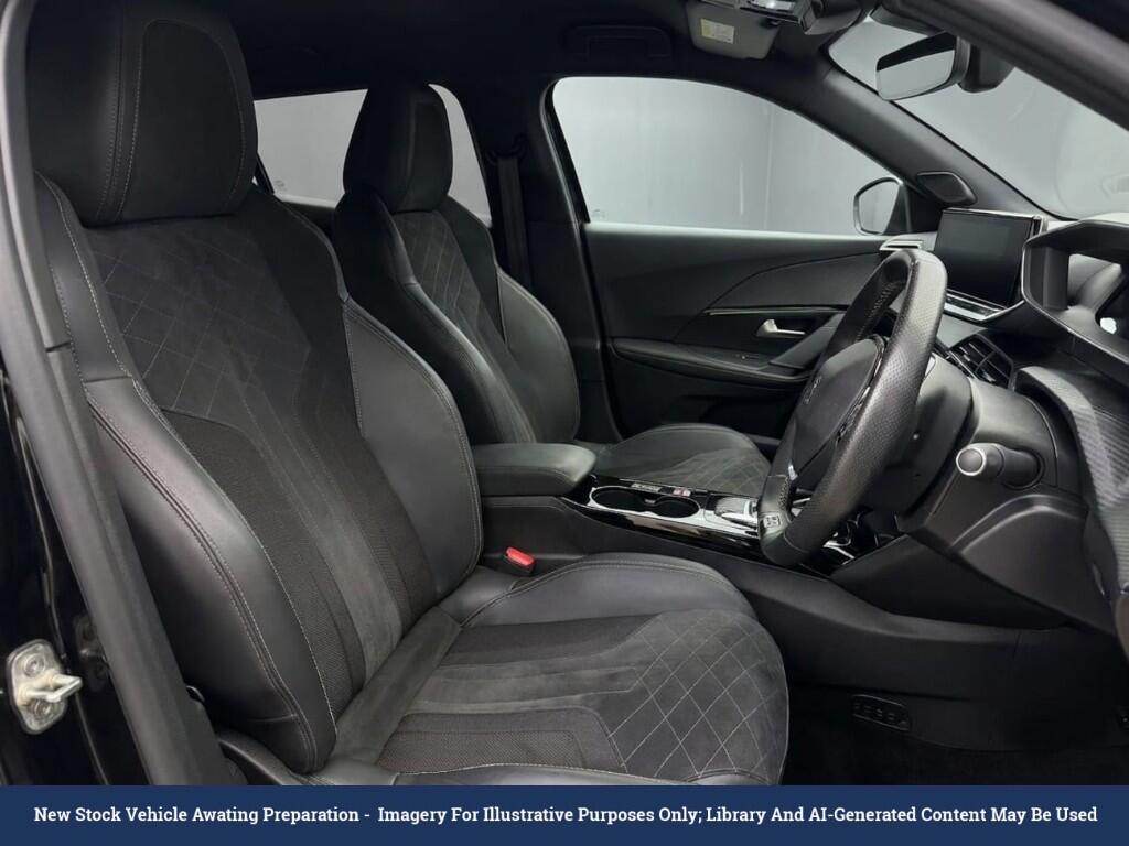 Peugeot e-2008 view 3
