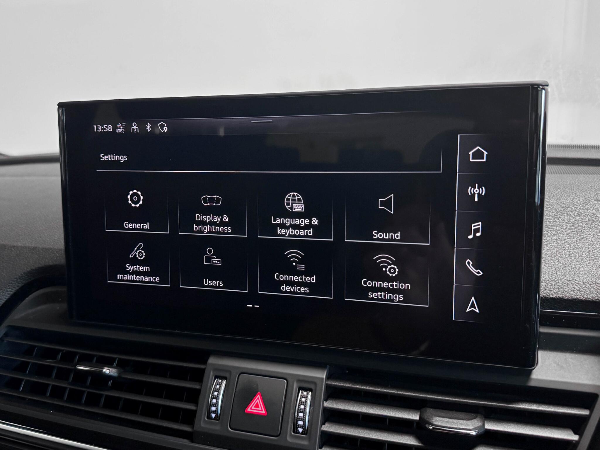 Audi Q5 view 64