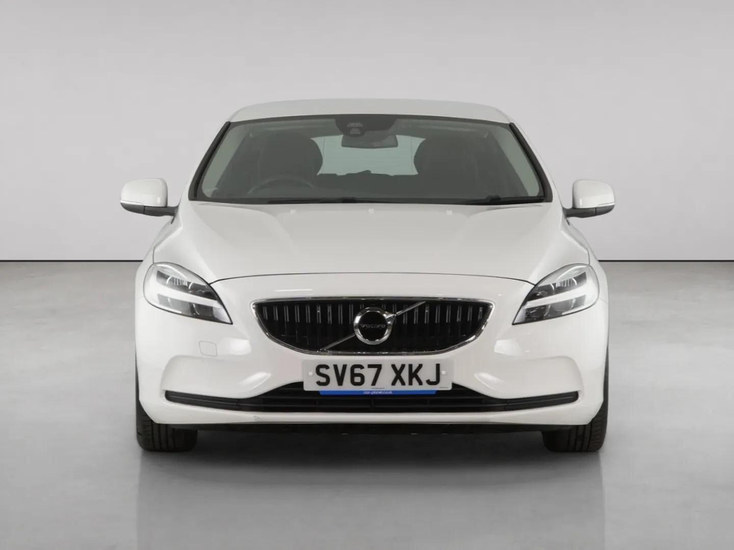 Volvo V40 view 4