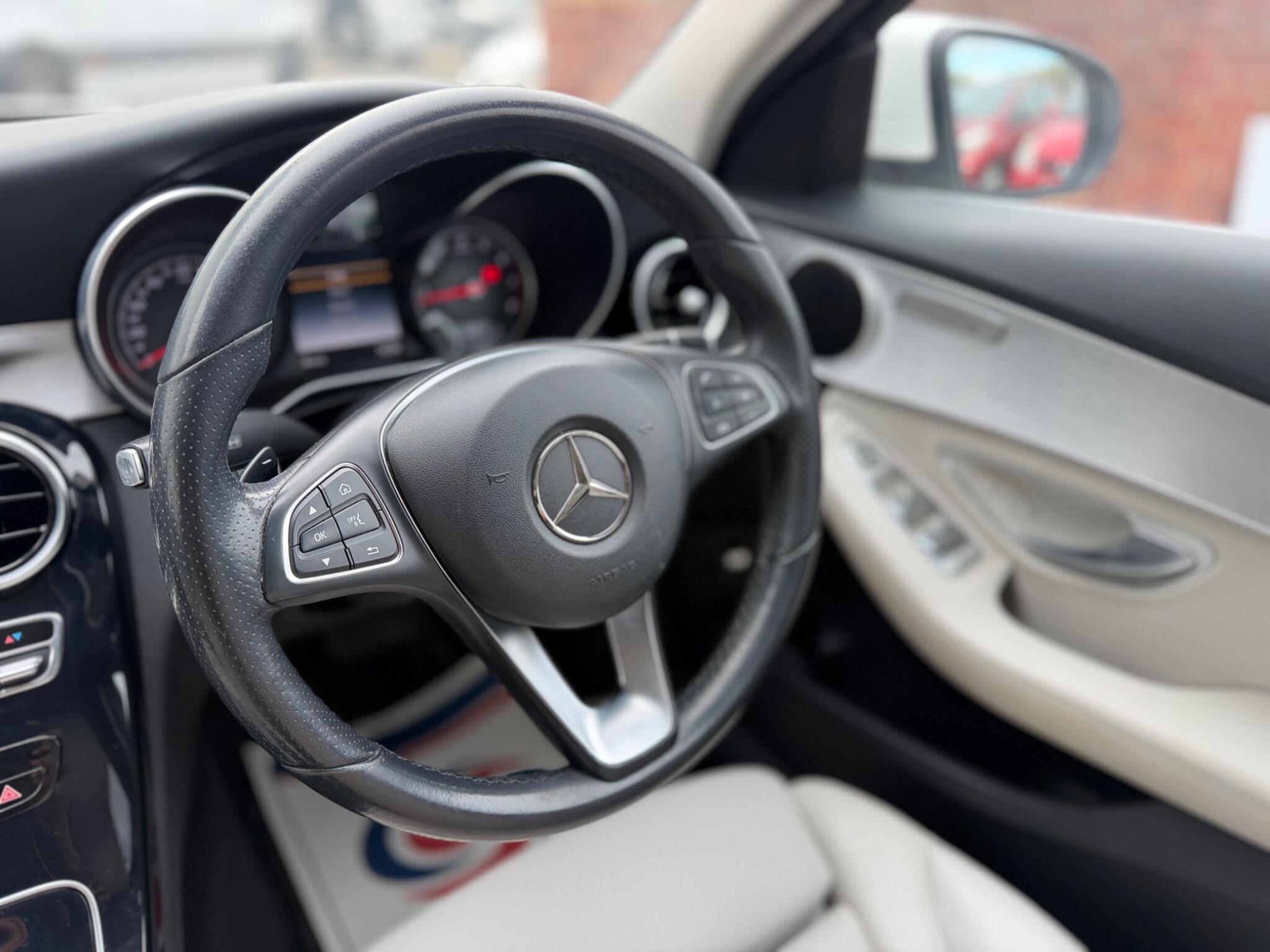Mercedes-Benz C-Class view 20