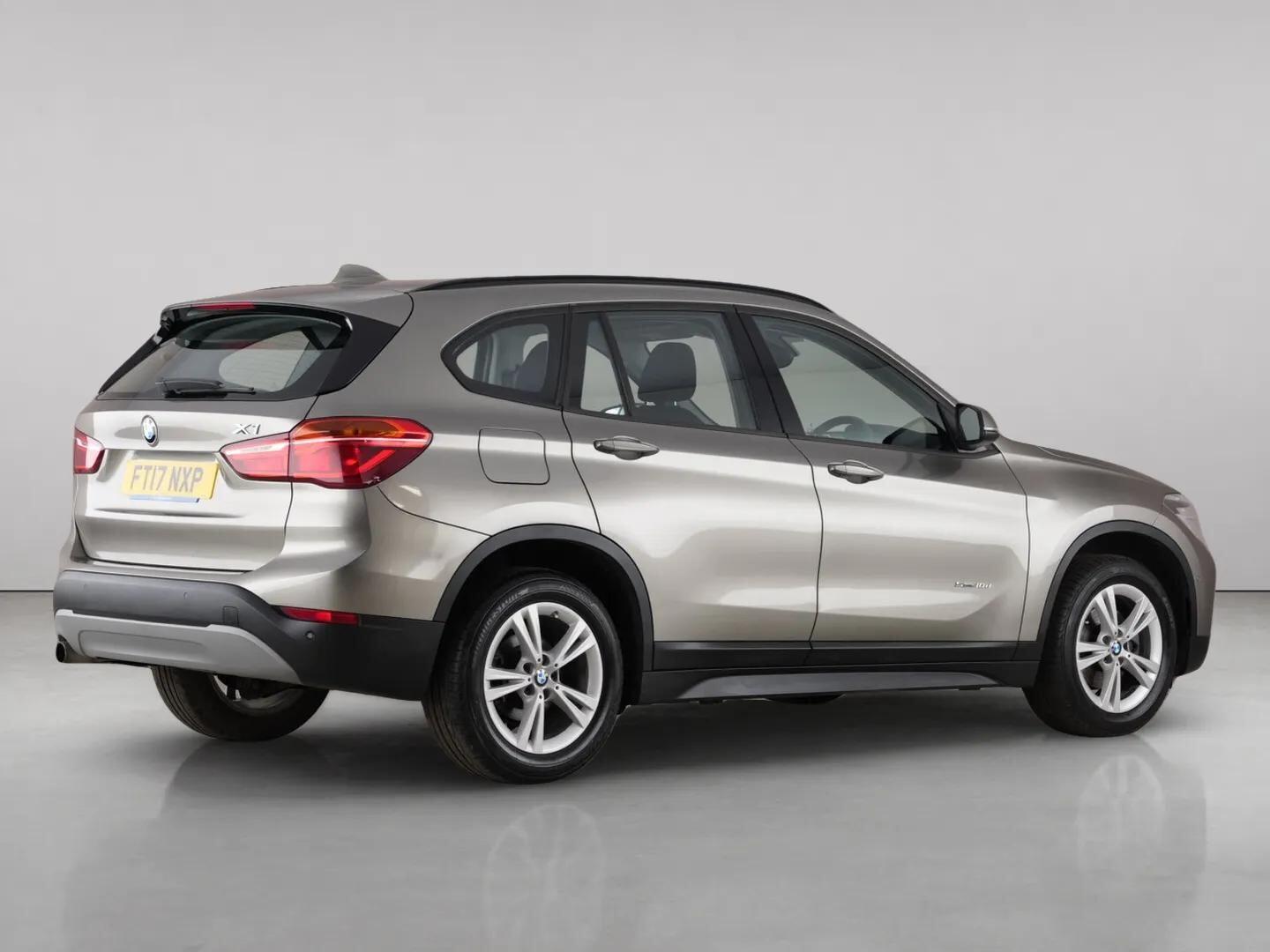 BMW X1 view 8