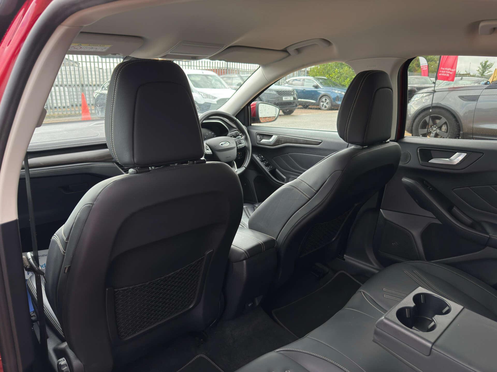 Ford Focus view 39