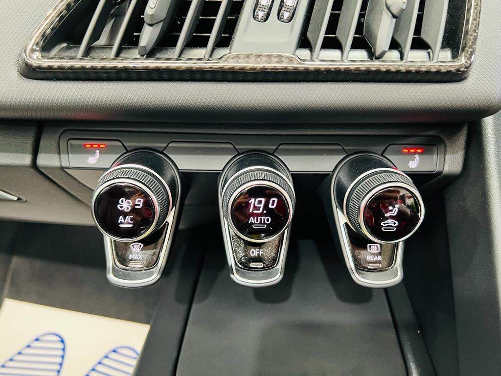 Audi R8 view 21