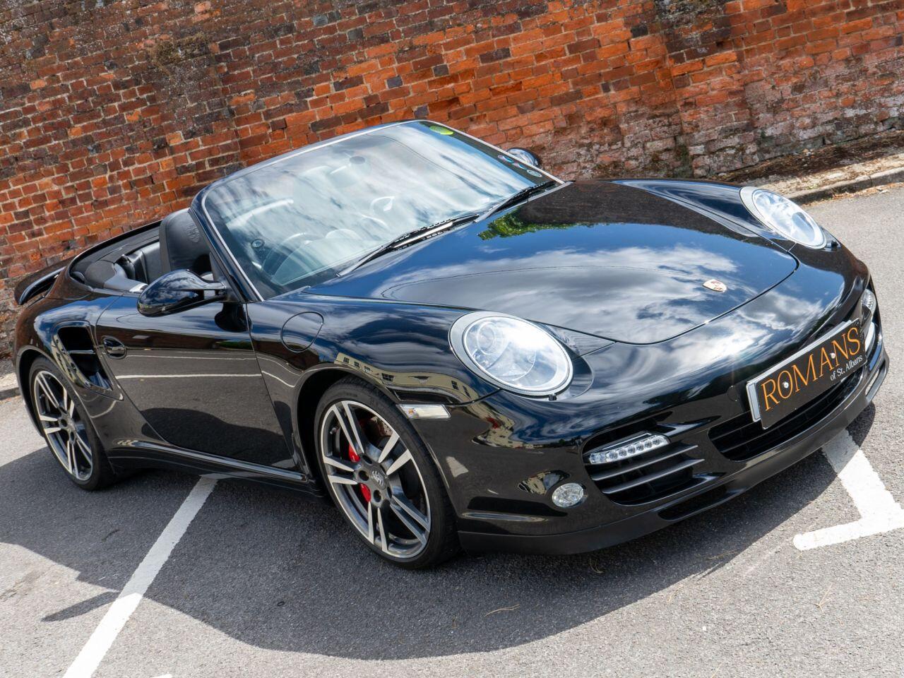 Porsche 911 view 8