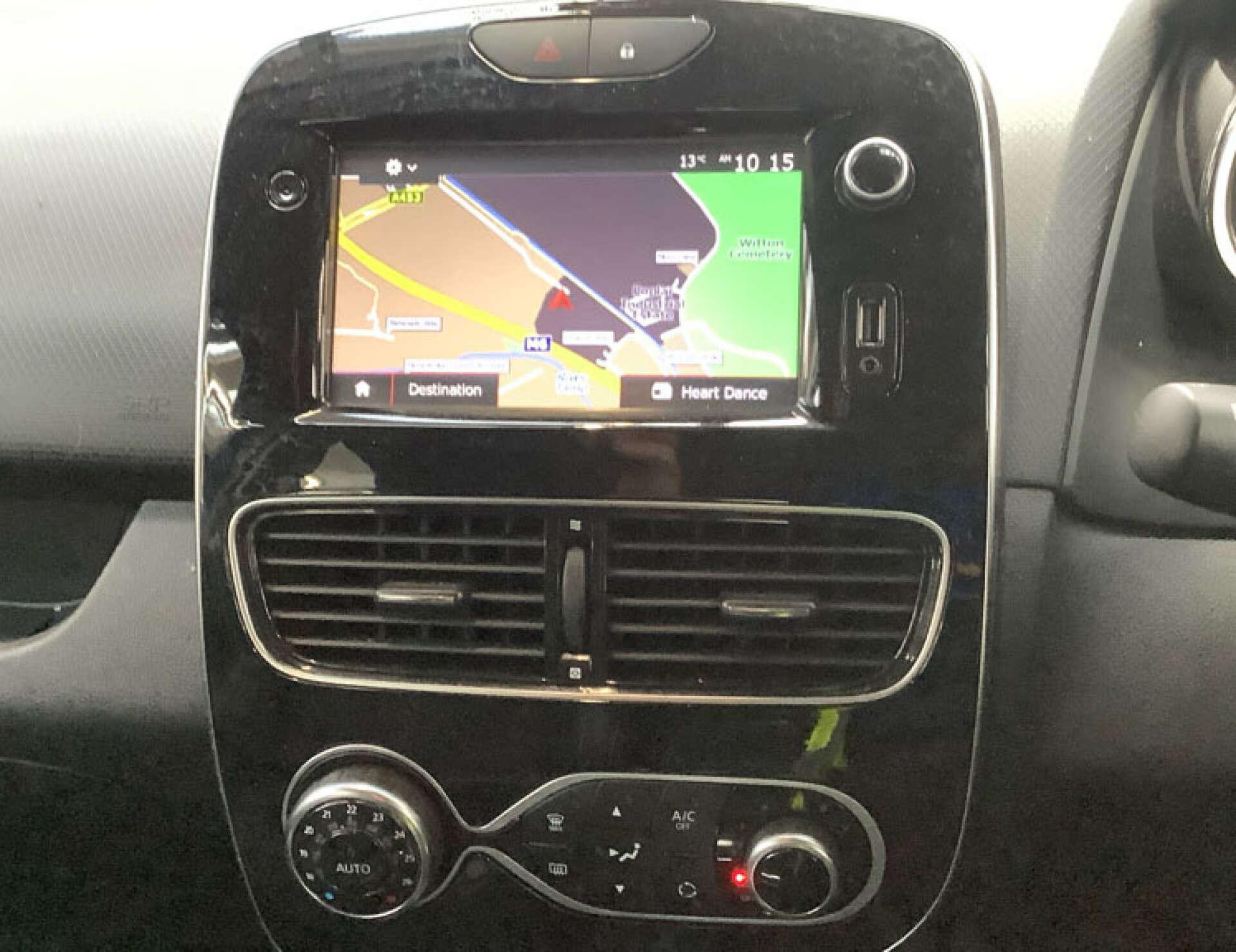 Renault Clio view 3