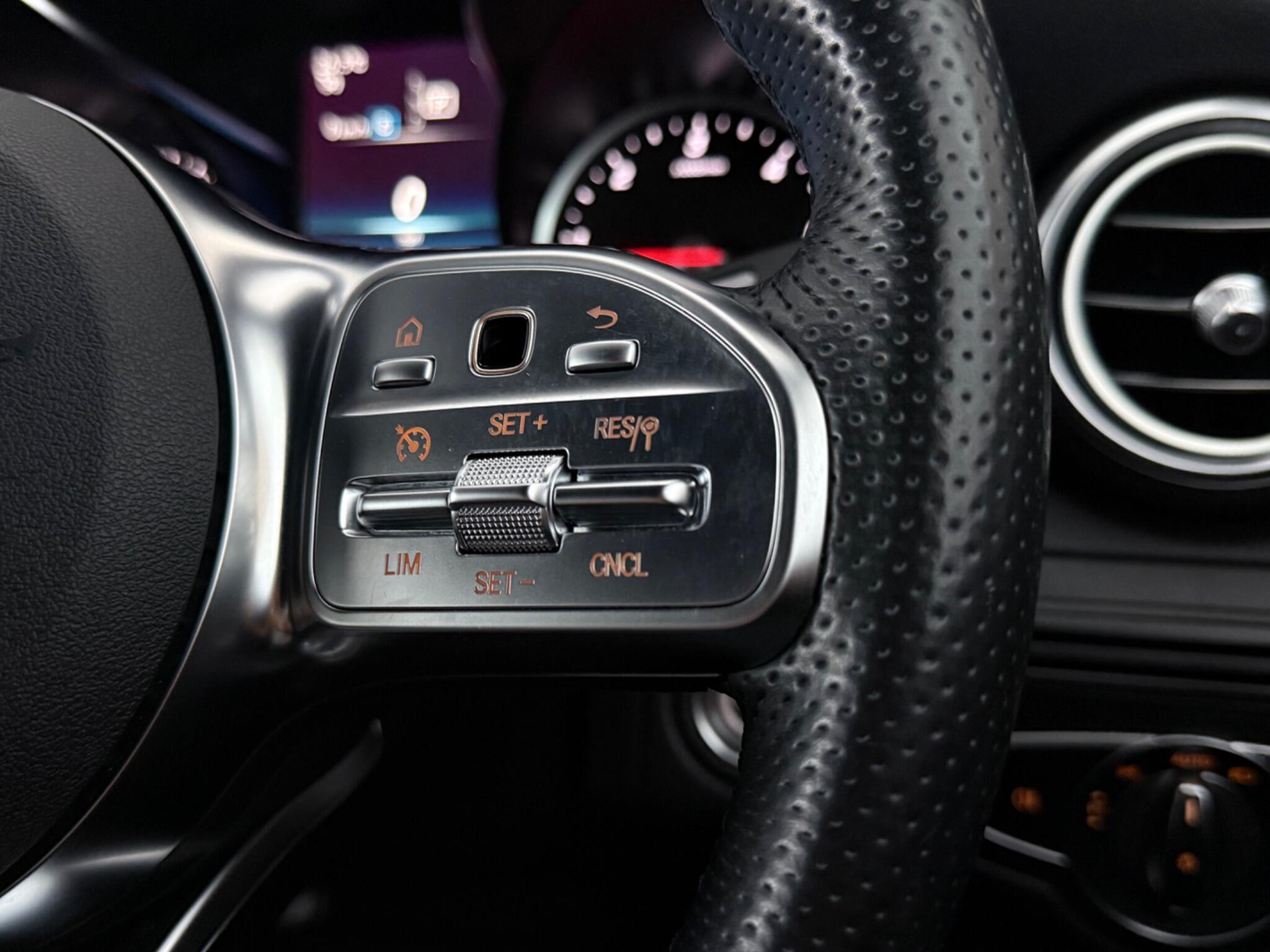 Mercedes-Benz GLC view 17