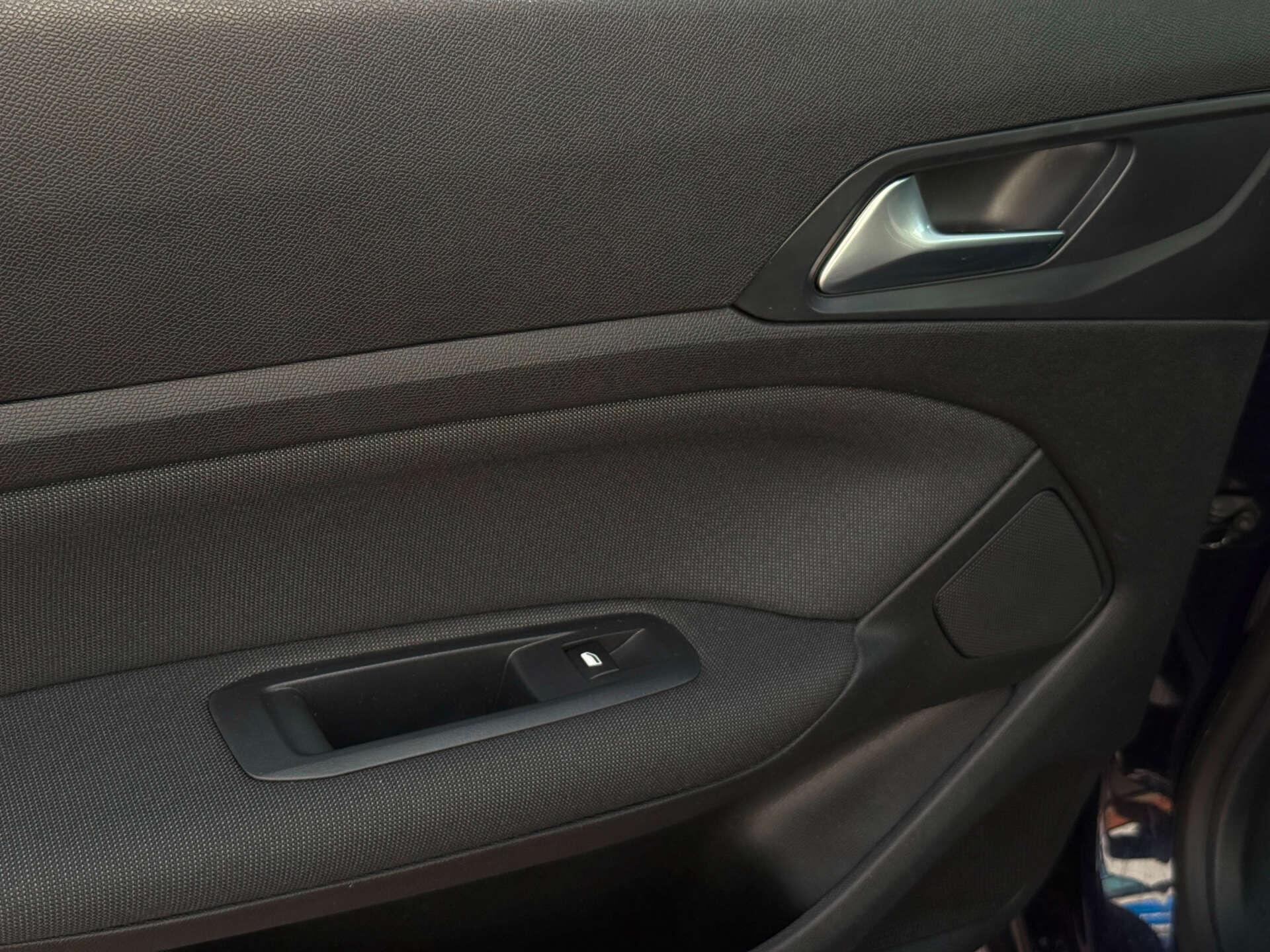 Peugeot 308 view 36