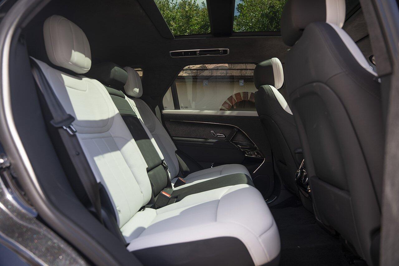 Land Rover Range Rover Sport view 17